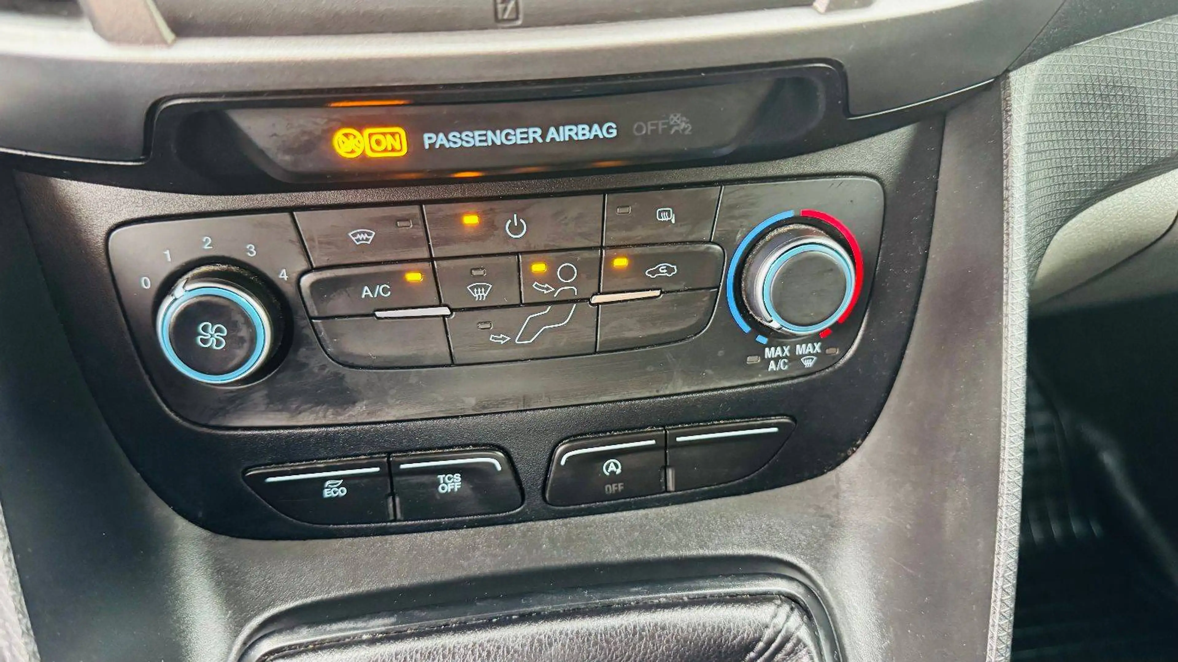 Ford Transit Connect 1.5 TDCI Kasten lang L2+NAVI+KLIMA+6 GANG+PDC+KAMERA+SCHIEBETÜR — photo 11