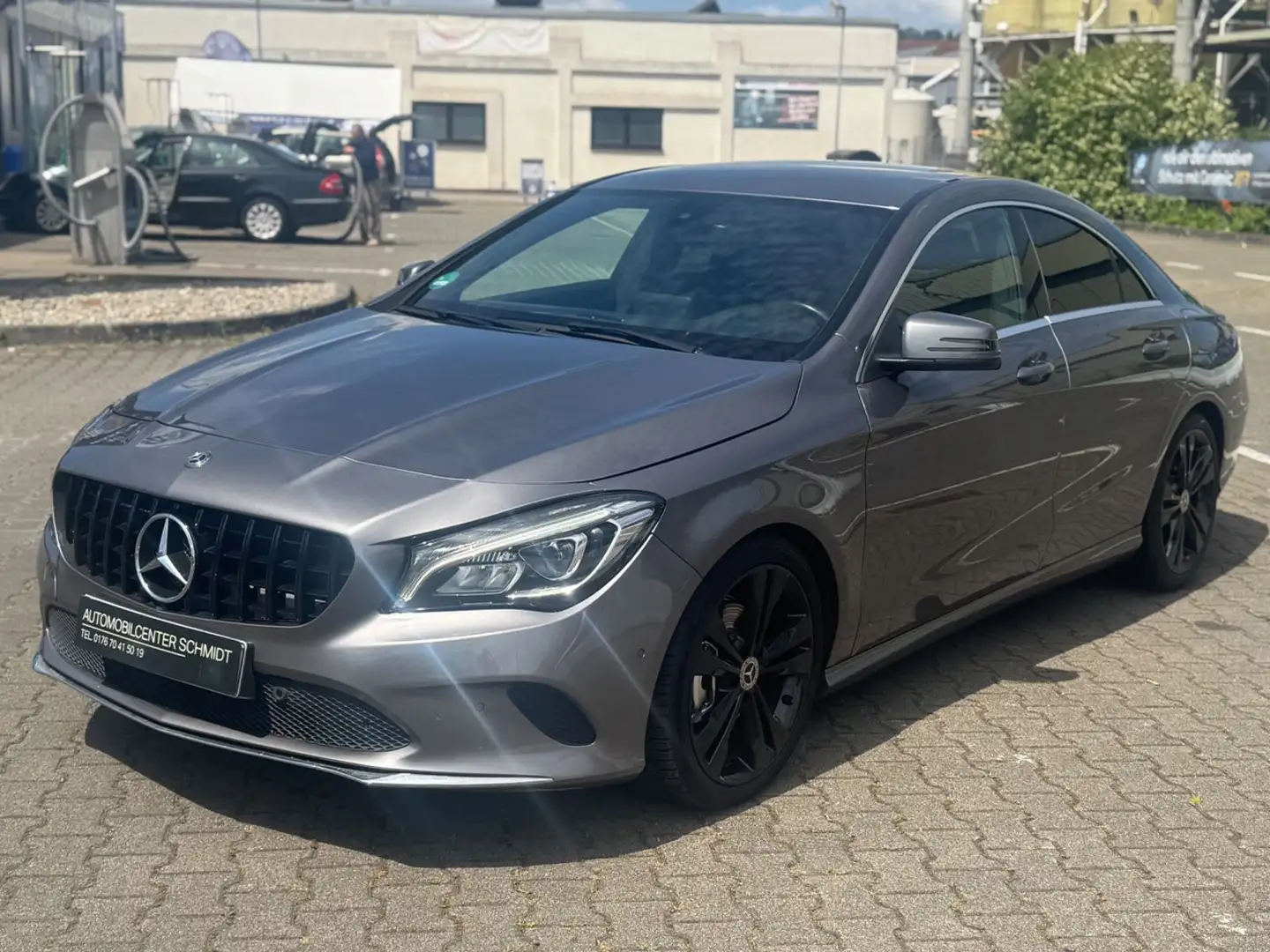 Mercedes-Benz CLA 200 CLA -Klasse CLA 200 m. AMG*NAVI*KAMERA Grijs - 2
