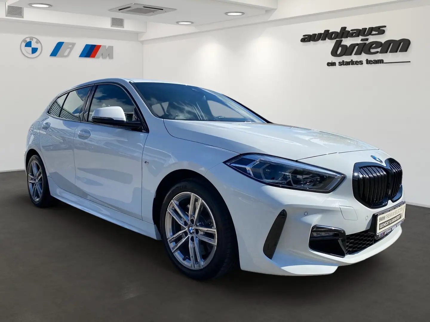 BMW 120 i M Sportpaket, ab 179,- € mtl. Rate Weiß - 2