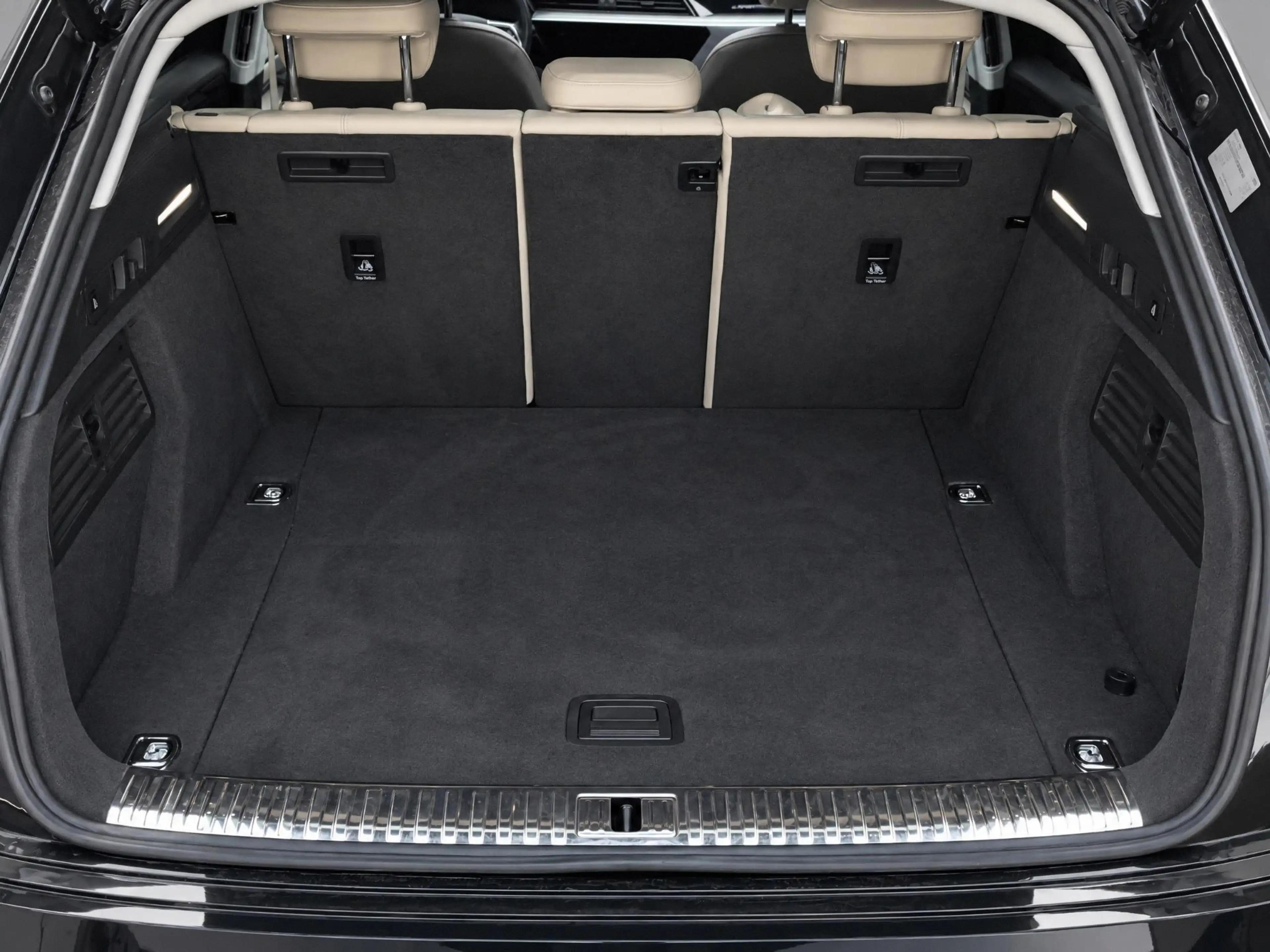 Audi e-tron 55 quattro edition 95 kWh 408pk · Panoramadak · 36 — photo 14