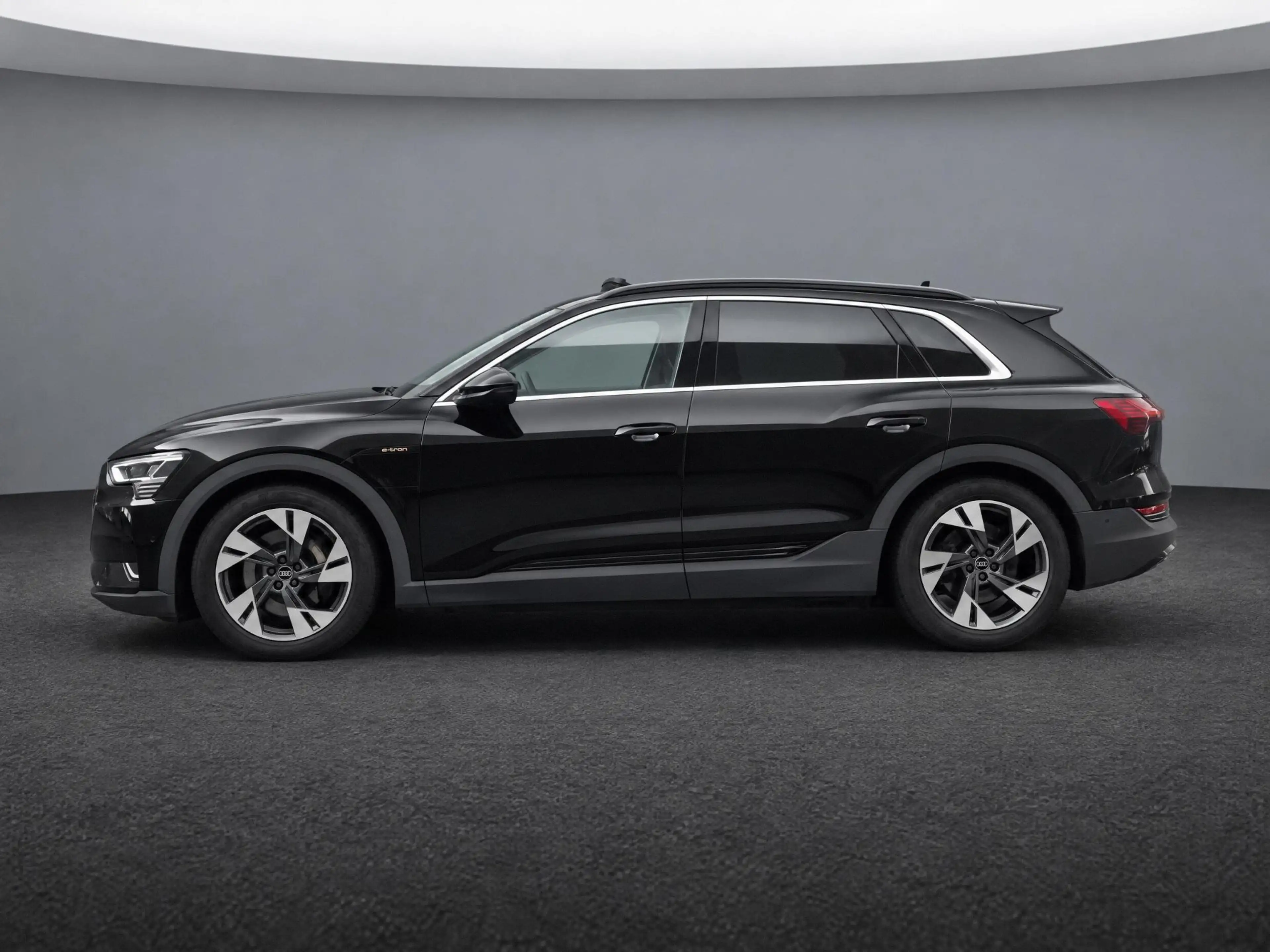Audi e-tron 55 quattro edition 95 kWh 408pk · Panoramadak · 36 — photo 4