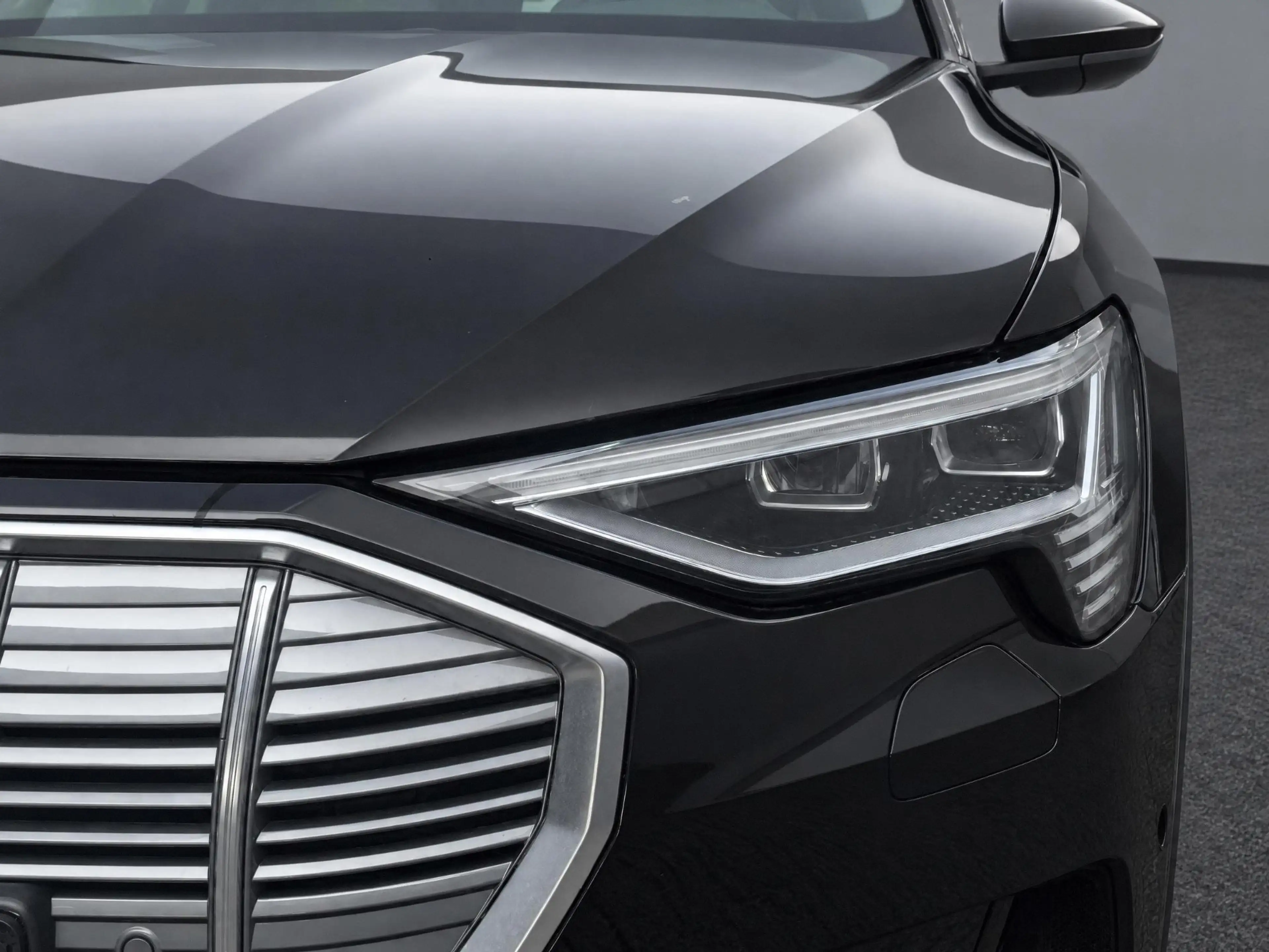 Audi e-tron 55 quattro edition 95 kWh 408pk · Panoramadak · 36 — photo 3