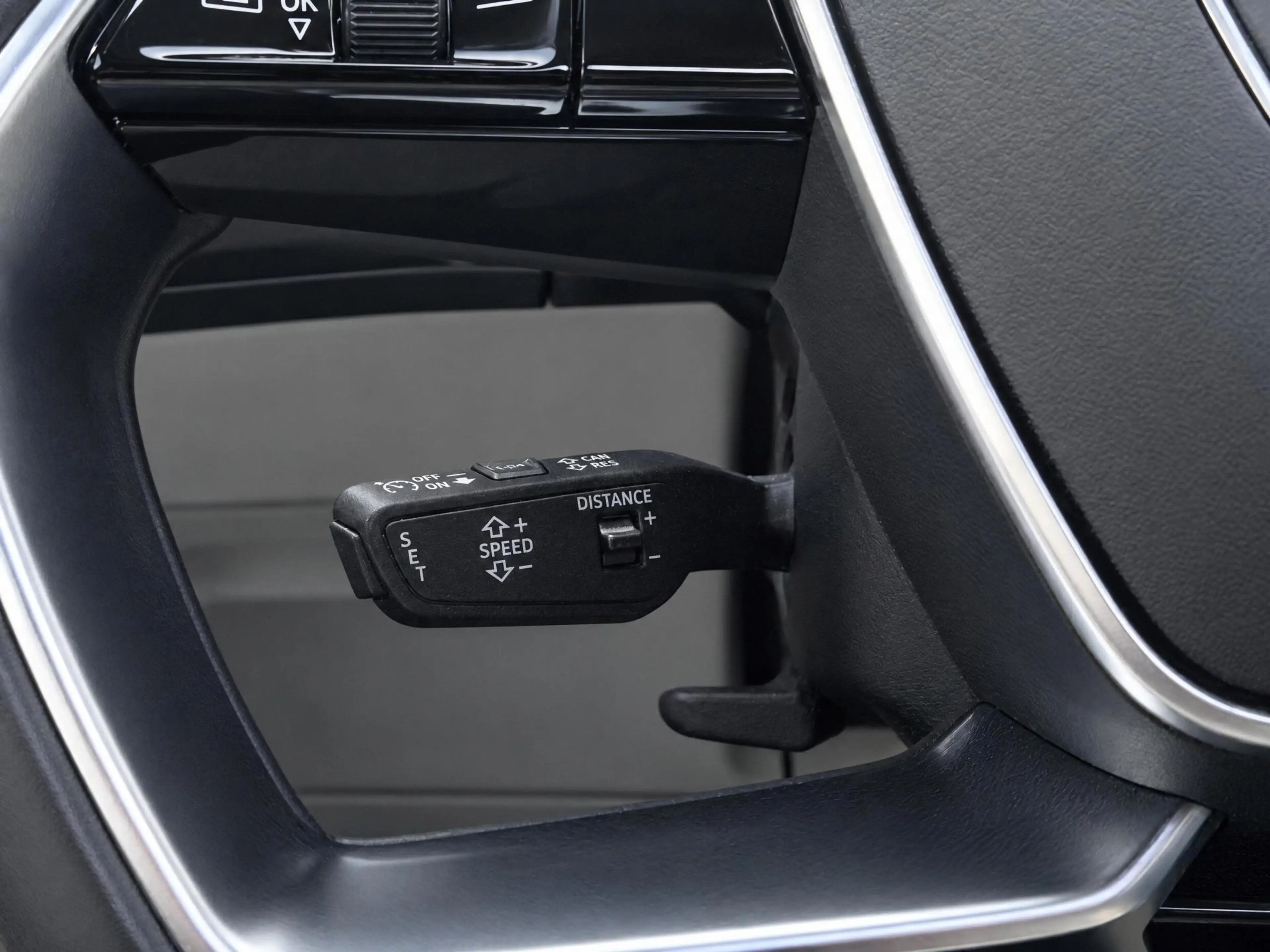Audi e-tron 55 quattro edition 95 kWh 408pk · Panoramadak · 36 — photo 10