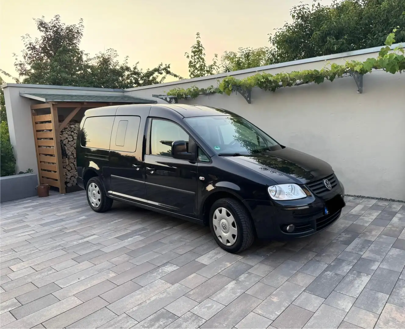 Volkswagen Caddy Caddy 1.6 Maxi Life (7-Si.) Schwarz - 1