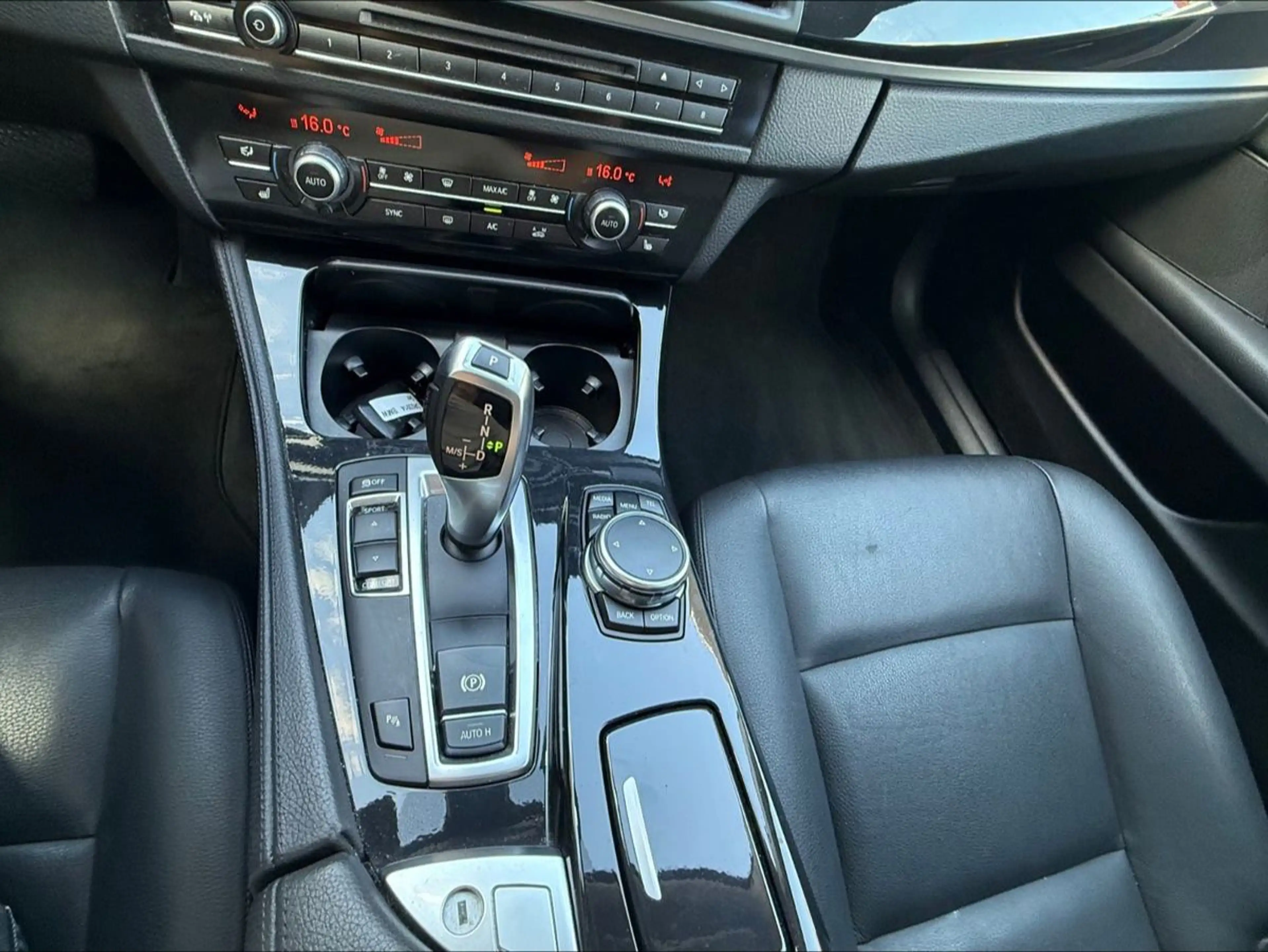 BMW 520 d 5 Touring / Xenon / Leder / Automatik — photo 11