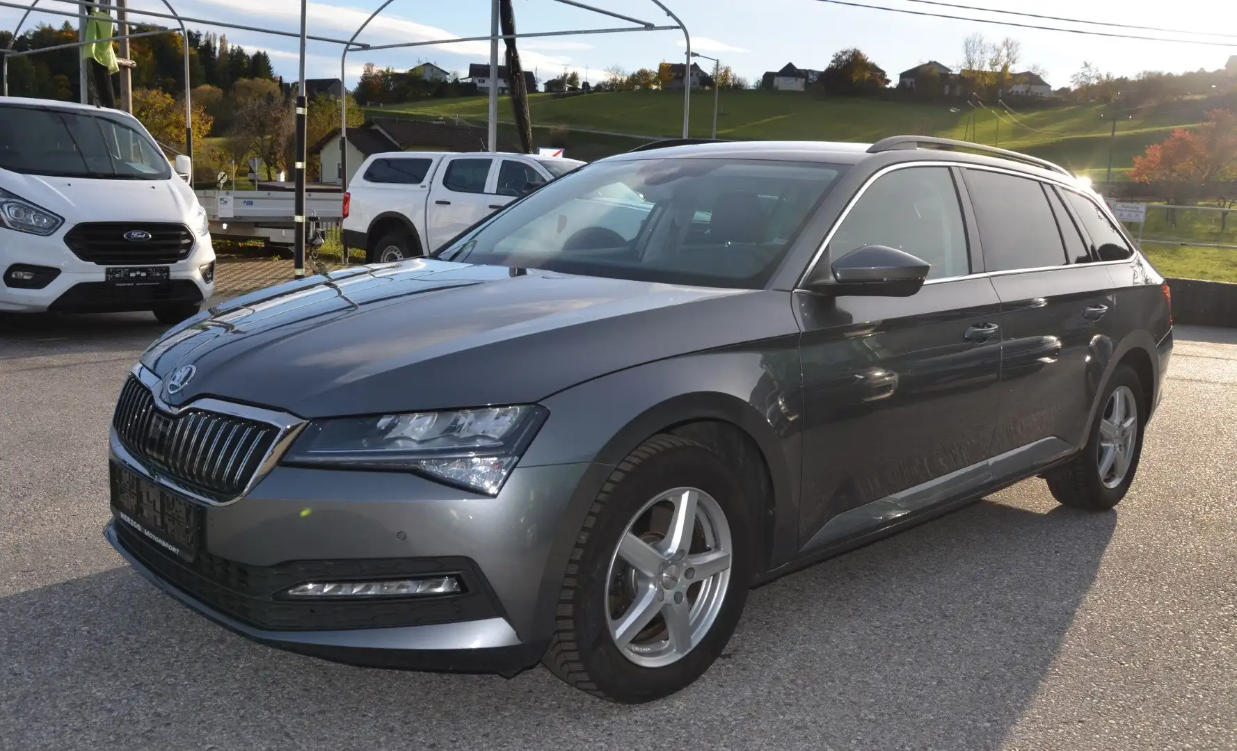 Skoda Superb Superb Kombi 2,0 TDI DSG LED VIRTUAL AHV 1.Besitz Gris - 2
