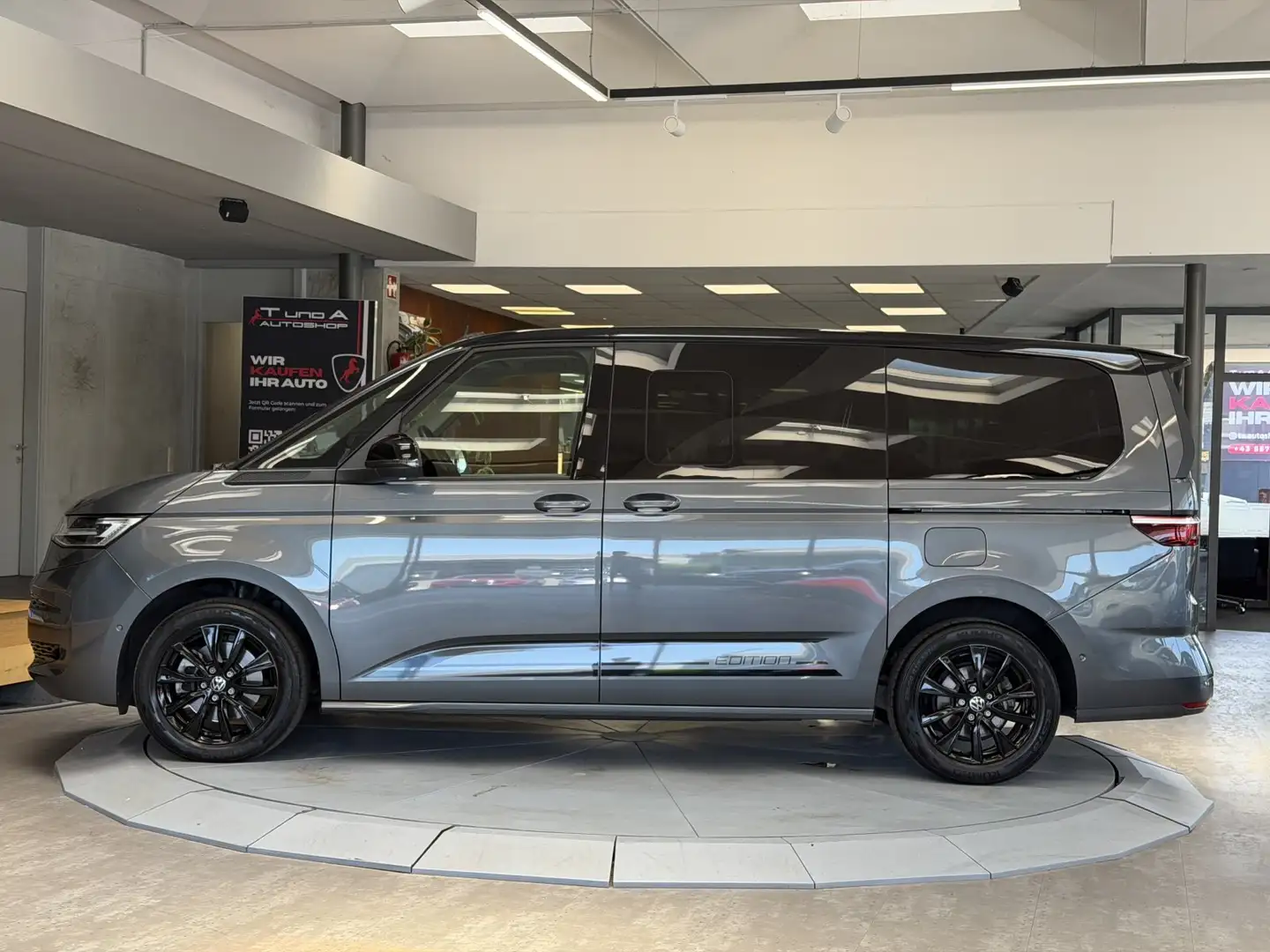 Volkswagen T7 Multivan DSG Edition Lang Easy Open 7-Sitzer *Pano*18Zoll*K Grau - 2