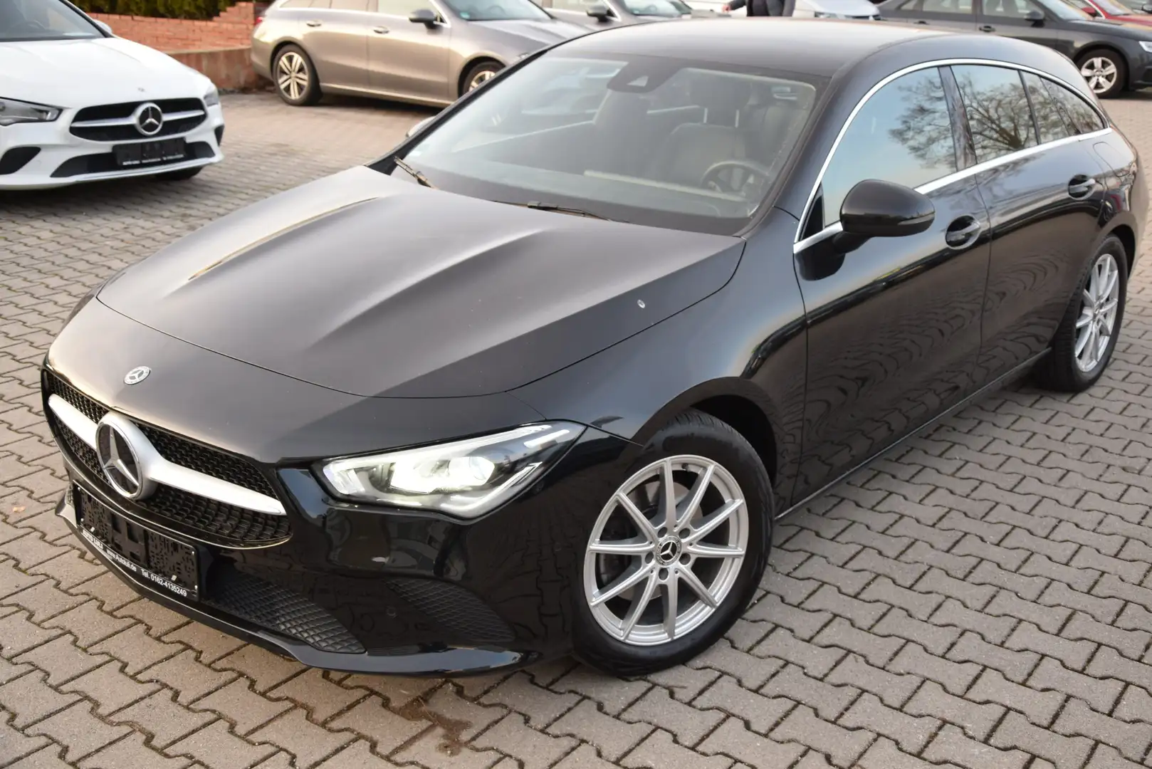 Mercedes-Benz CLA 180 CLA 180 d,LED,NAVI,A-HOLD,PDC,TEILLEDER,SHZ. Schwarz - 1