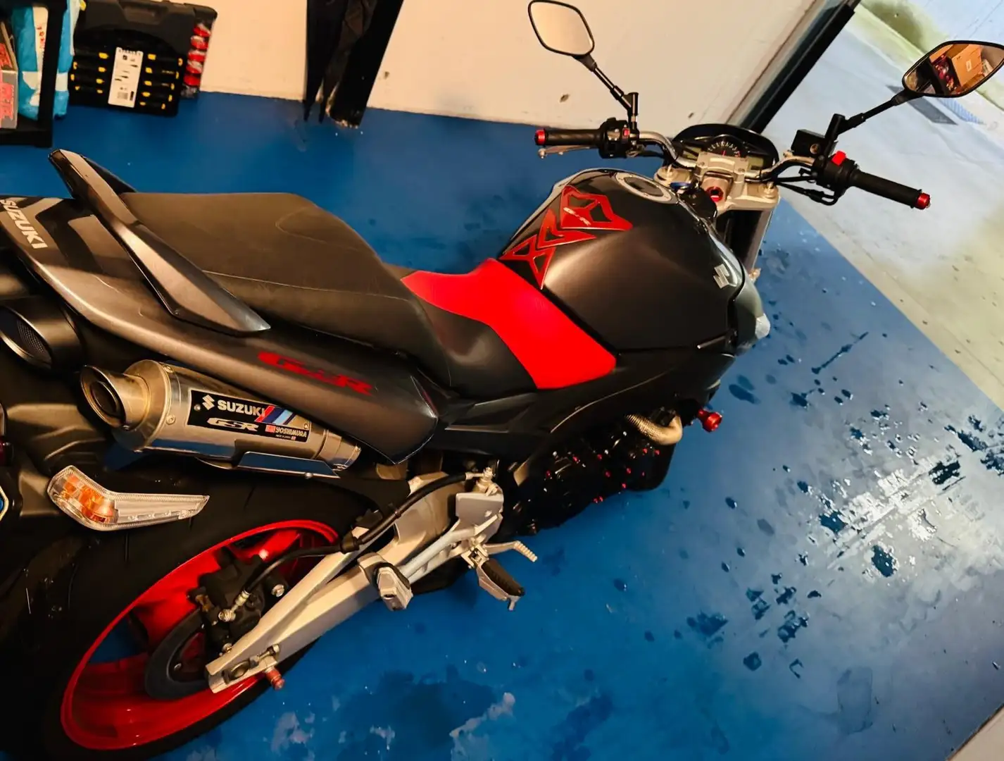 Suzuki GSR 600 YOSHIMURA Rosso - 2