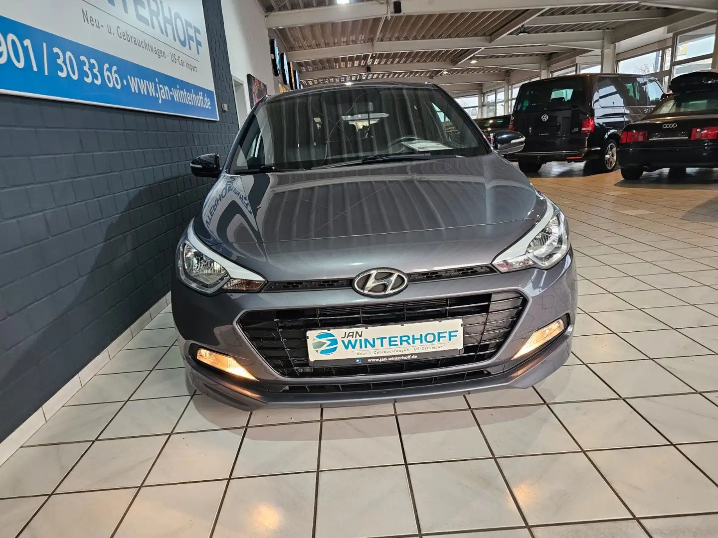 Hyundai i20 Passion+1.Hand+Lenkrad/Sitzheizung+Klima Gris - 2