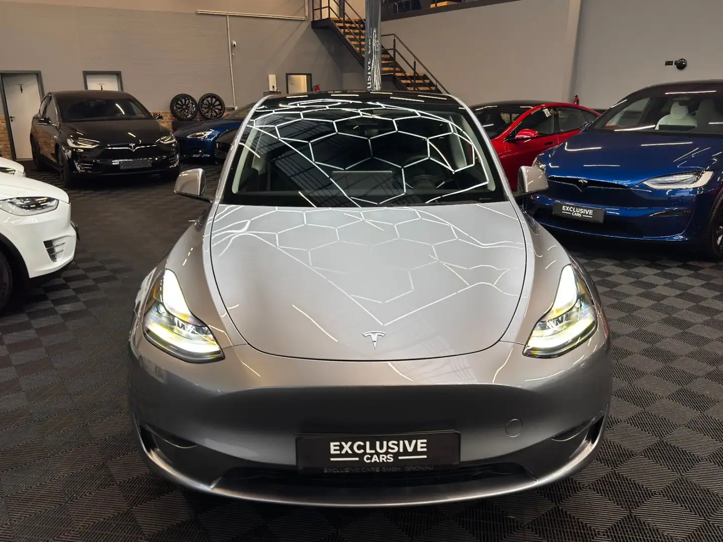 Tesla Model Y MODEL Y LONG RANGE AWD |AMD RYZEN| 20 INCH | Tow Grau - 2