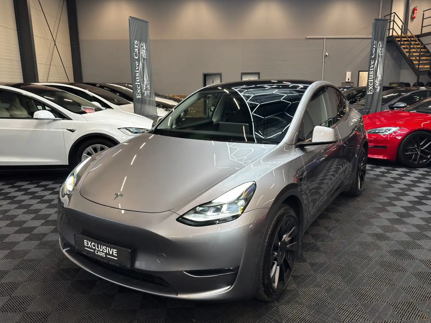 Tesla Model Y MODEL Y LONG RANGE AWD |AMD RYZEN| 20 INCH | Tow Grau - 1
