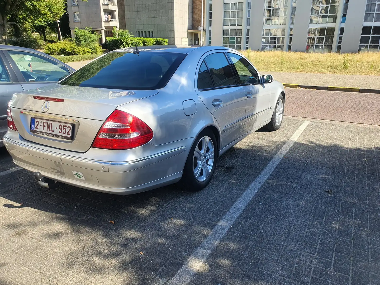Mercedes-Benz E 240 Elegance - 2