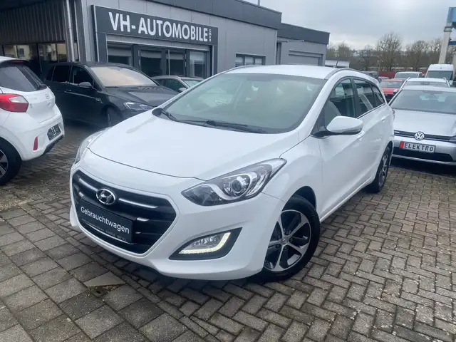 Hyundai i30 i30cw 120PS+16"Alu+Bluetooth+Klimaauto+Temp+Sitzhz