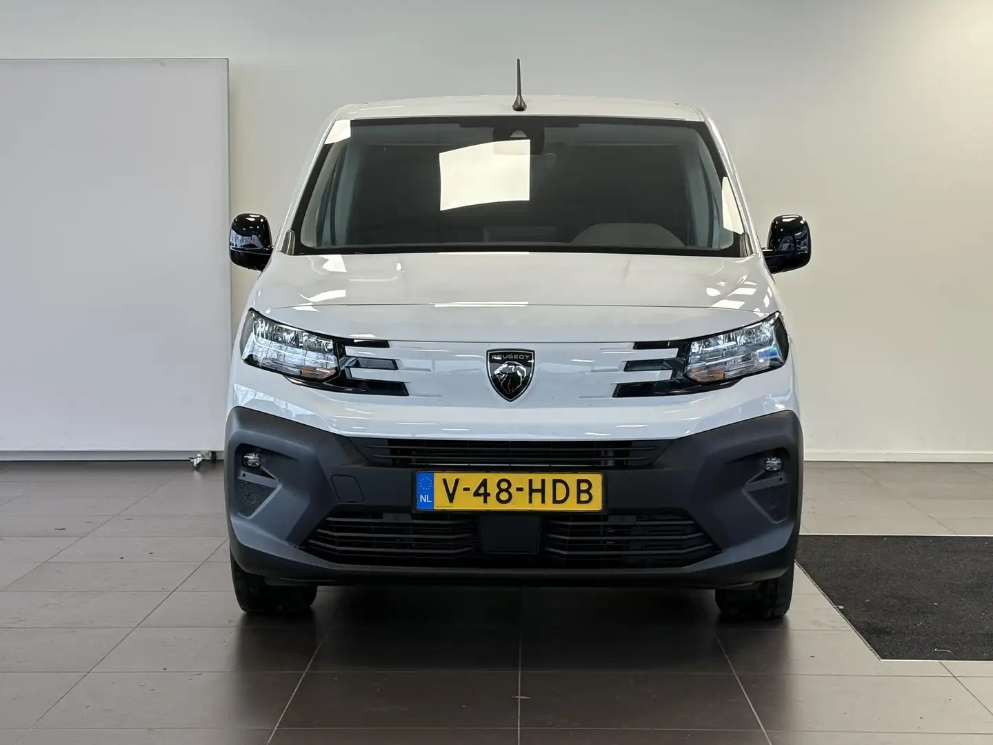 Peugeot Partner L1 1.5 BlueHDi 130pk EAT8 | 3-ZITS | TREKHAAK | NA Blanc - 2