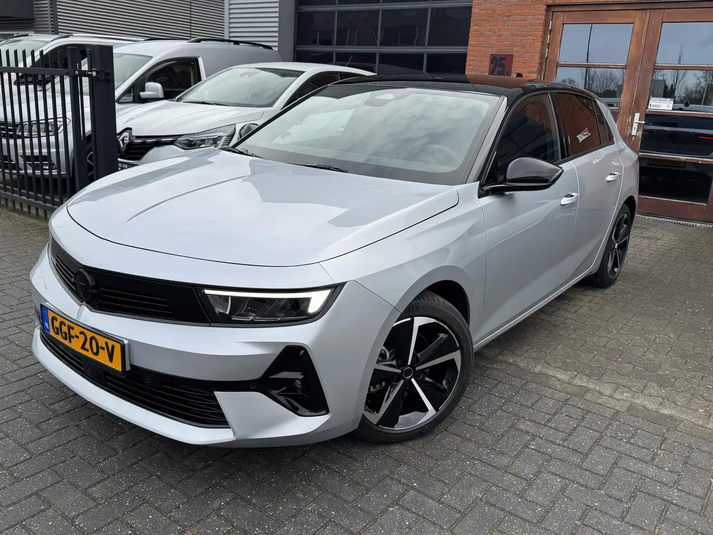 Opel Astra 1.2 Turbo Hybrid GS | Automaat | NAP | Head up | N Grau - 1