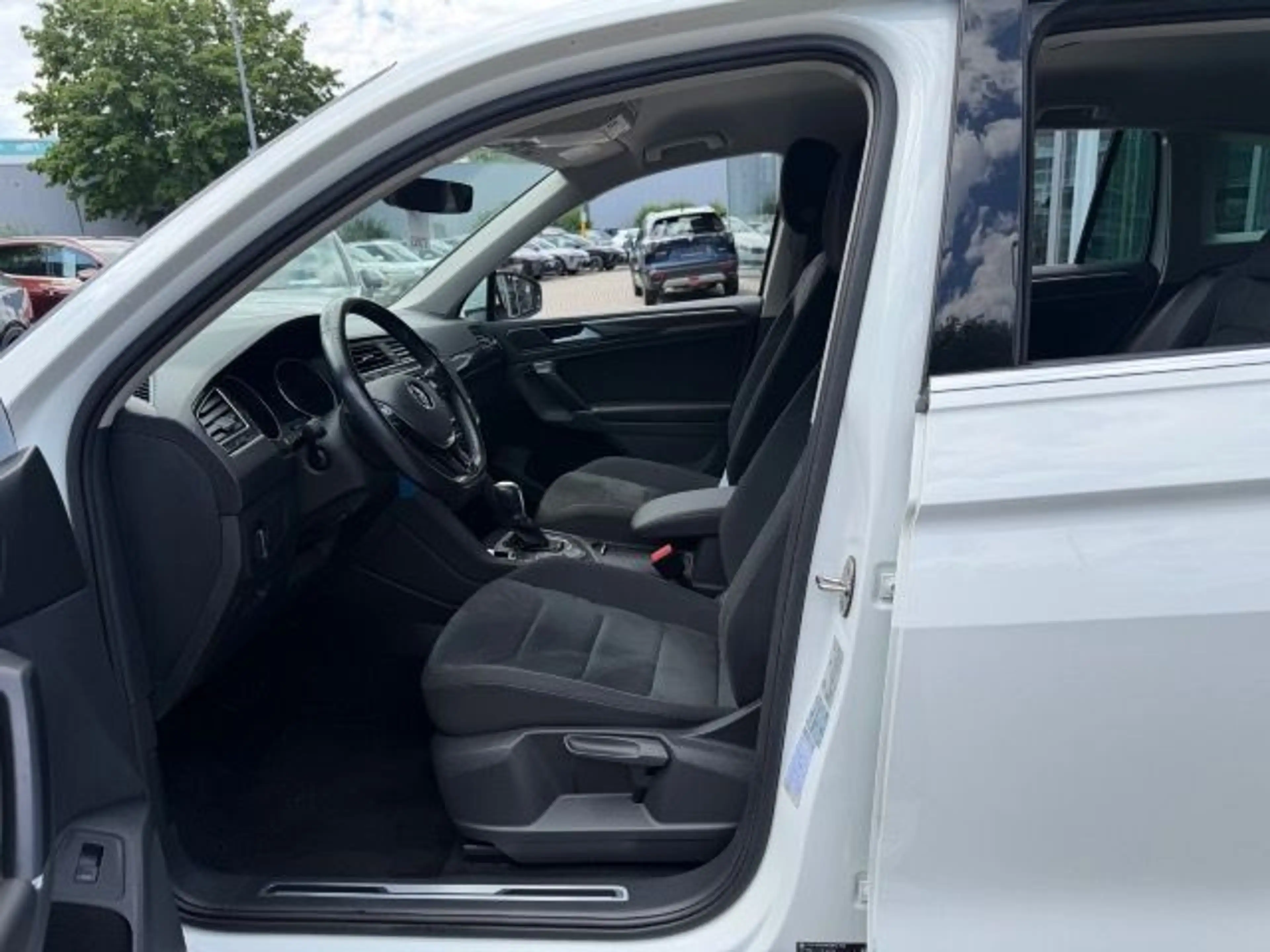 Volkswagen Tiguan TIGUAN 2.0 TSI 4MOTION AUTOMATIK HIGHLINE — photo 11