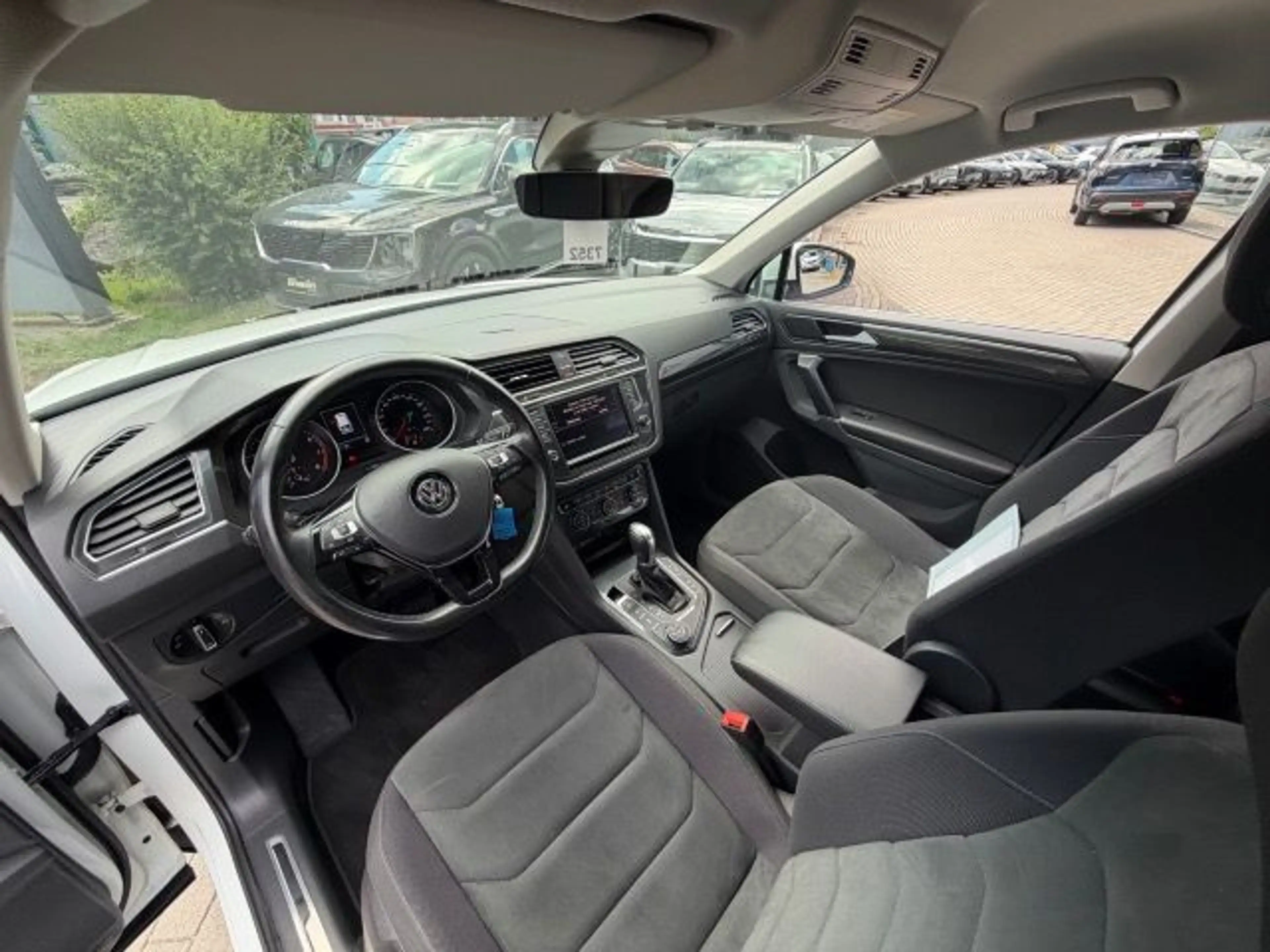 Volkswagen Tiguan TIGUAN 2.0 TSI 4MOTION AUTOMATIK HIGHLINE — photo 12