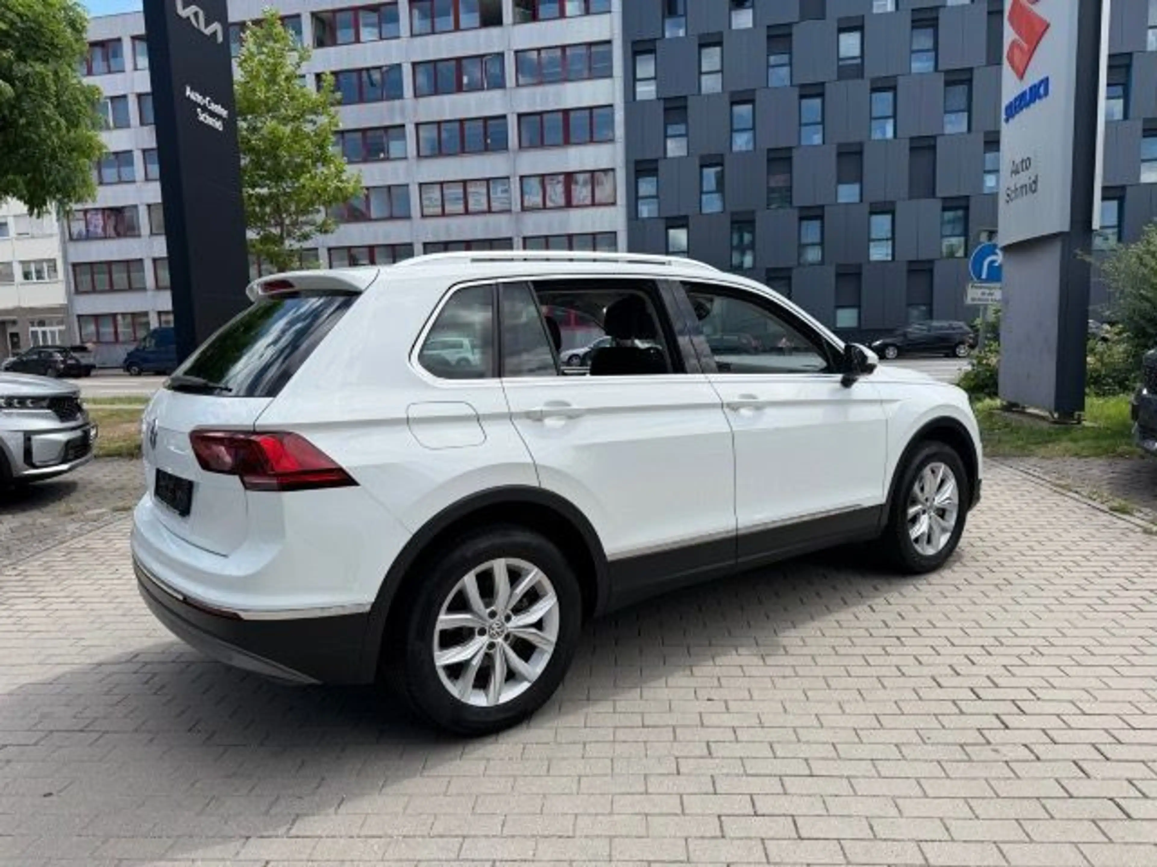 Volkswagen Tiguan TIGUAN 2.0 TSI 4MOTION AUTOMATIK HIGHLINE — photo 6