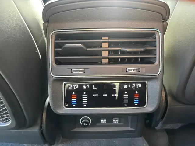 Audi Q7 view 15