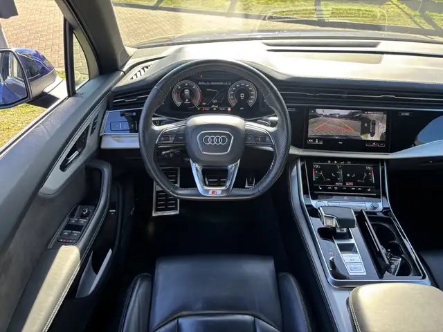 Audi Q7 view 14
