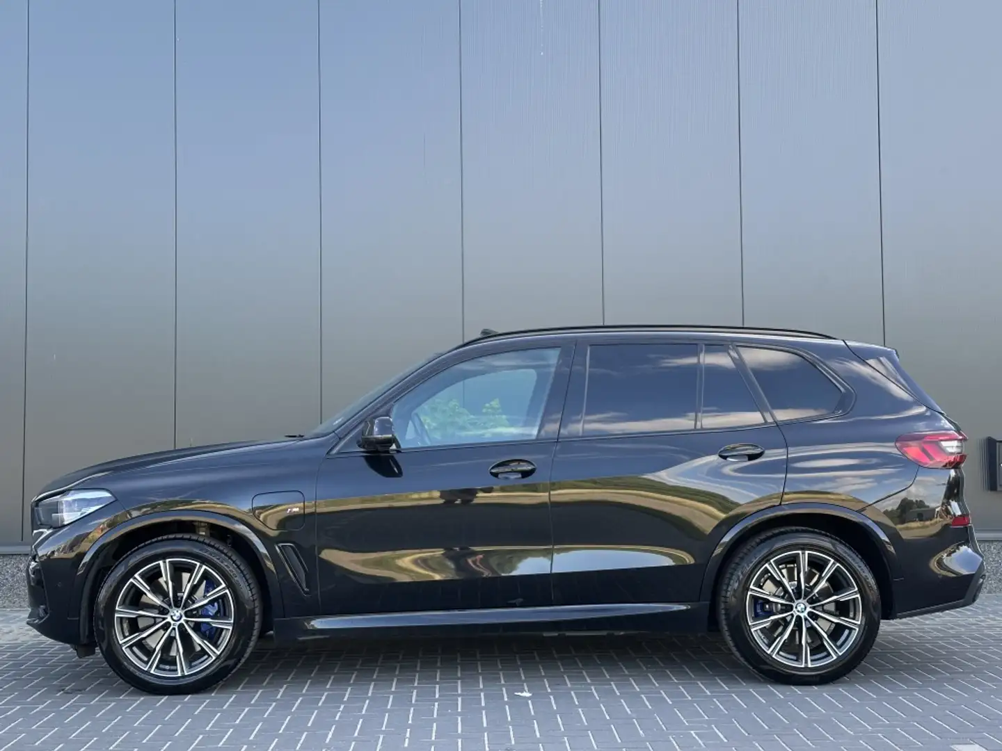 BMW X5 xDrive45e M PACK 395pk PANO ECC CAMERA LEDER SPORT Noir - 2