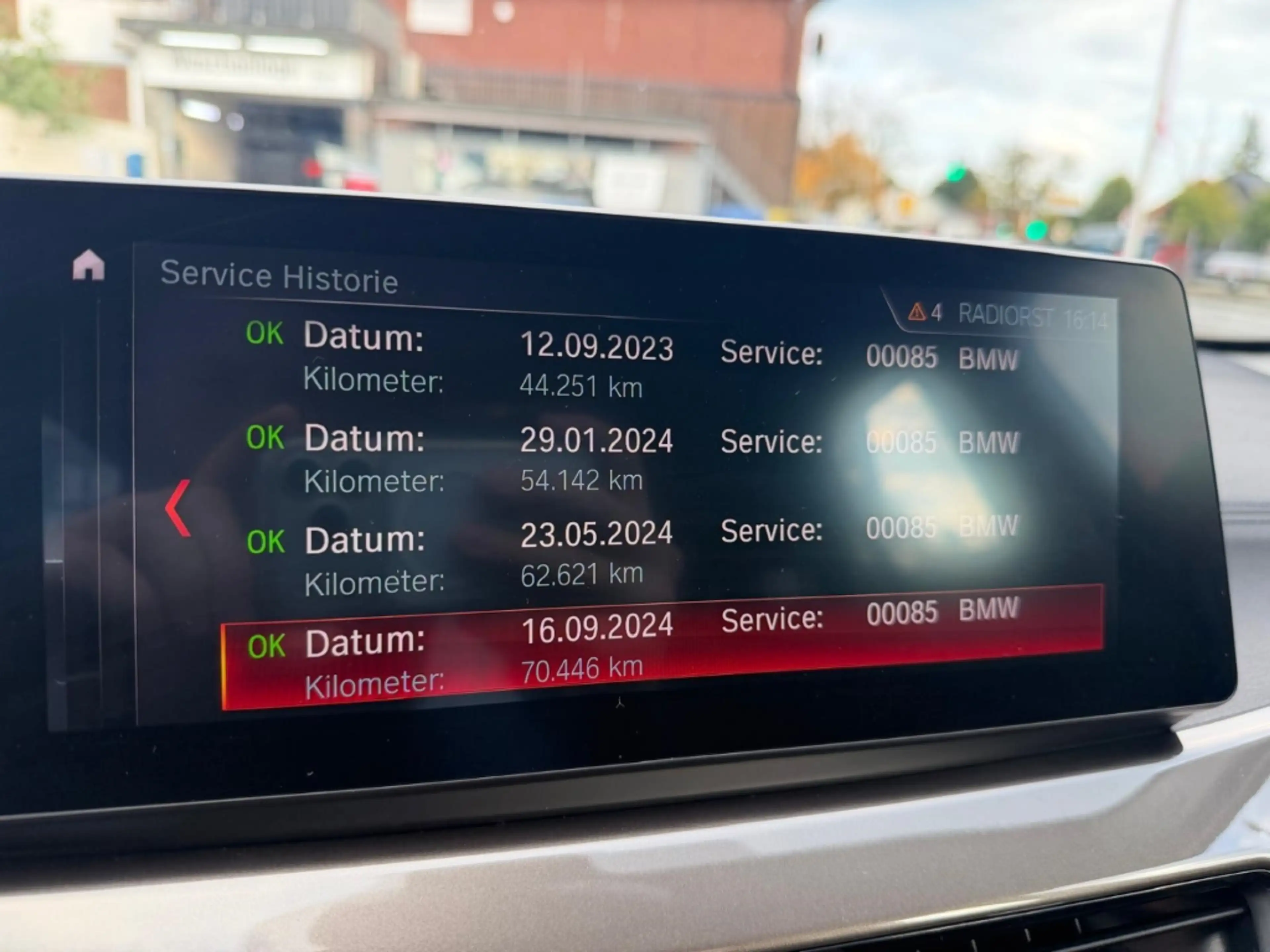 BMW X1 sDrive 18 i xLine HUD Navi LED El. Heckklappe — photo 22