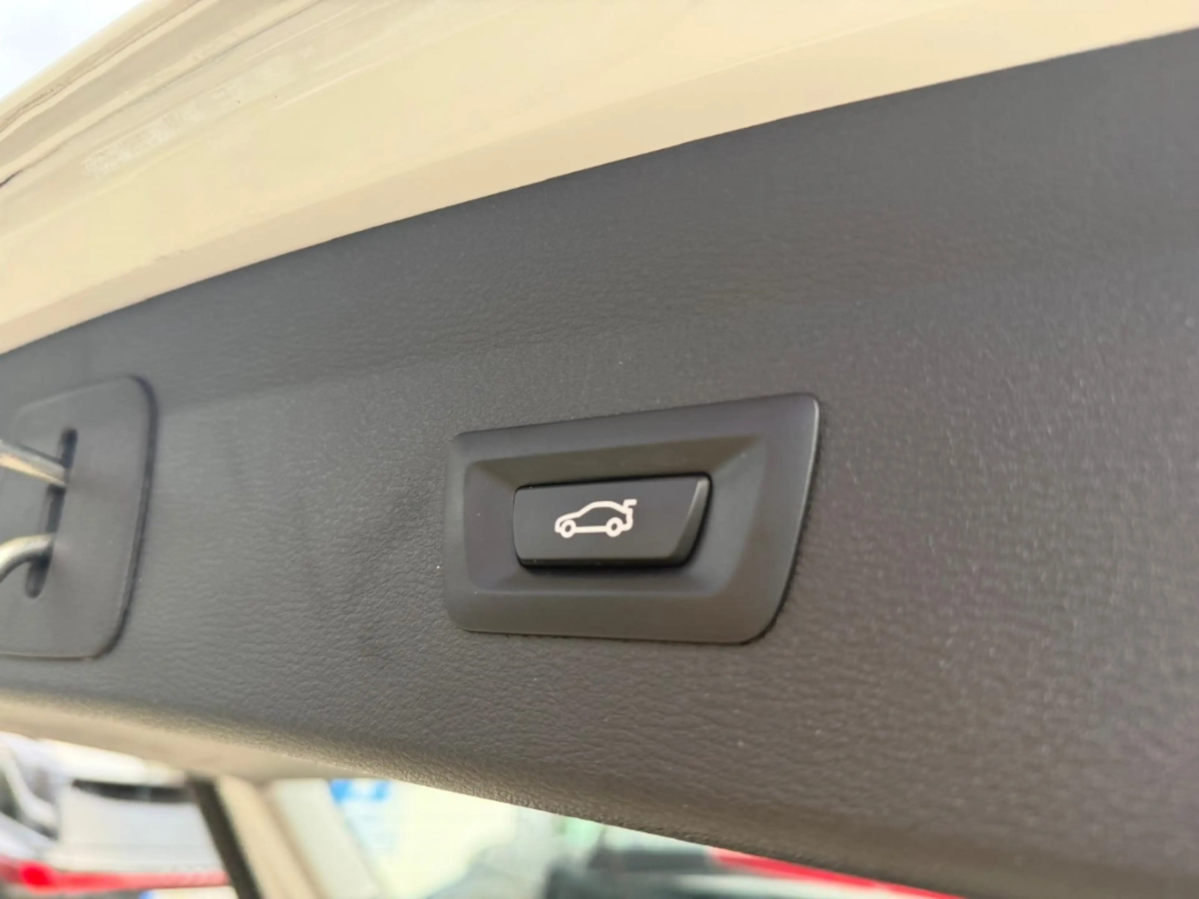 BMW X1 sDrive 18 i xLine HUD Navi LED El. Heckklappe — photo 18