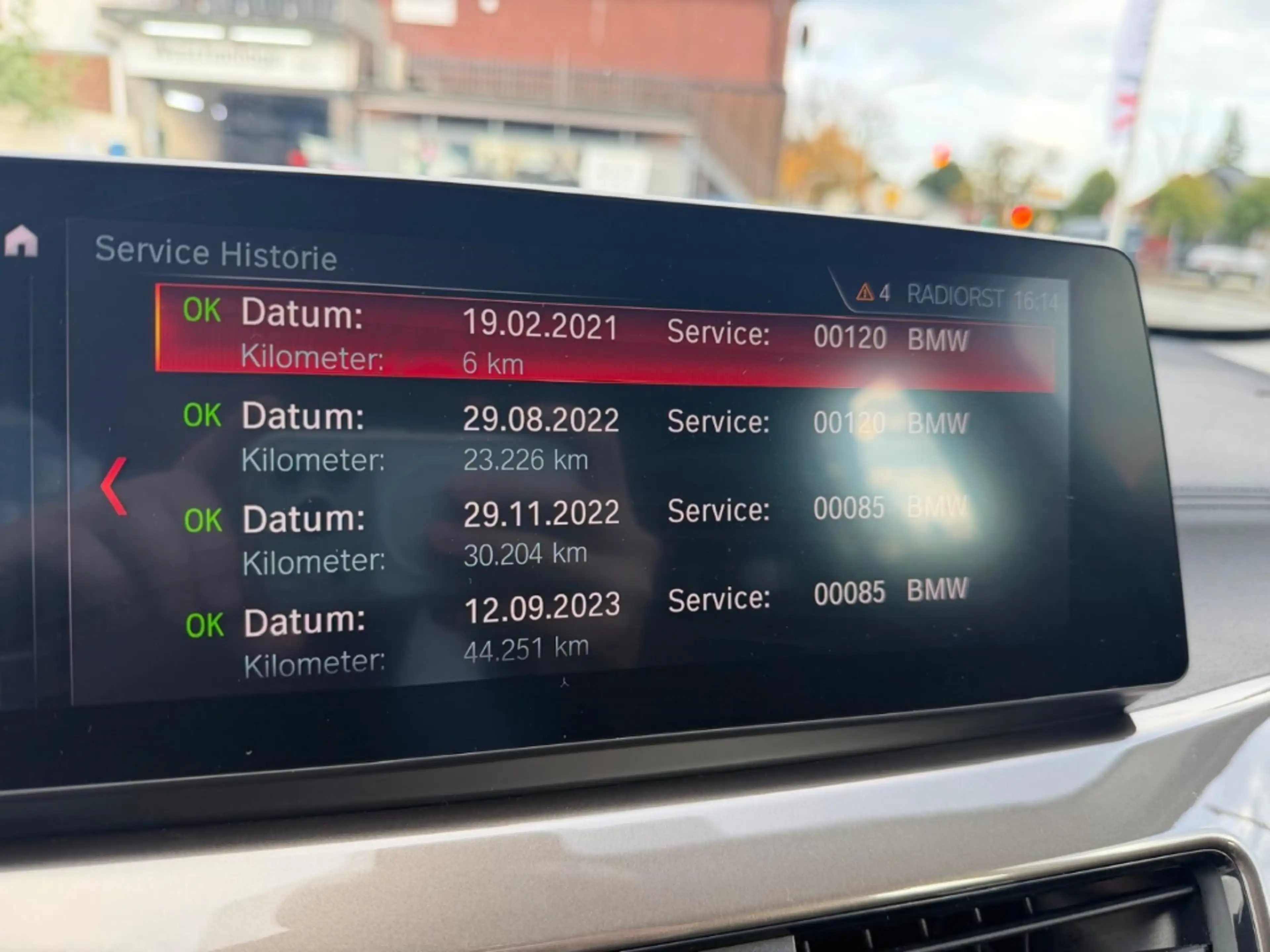 BMW X1 sDrive 18 i xLine HUD Navi LED El. Heckklappe — photo 21