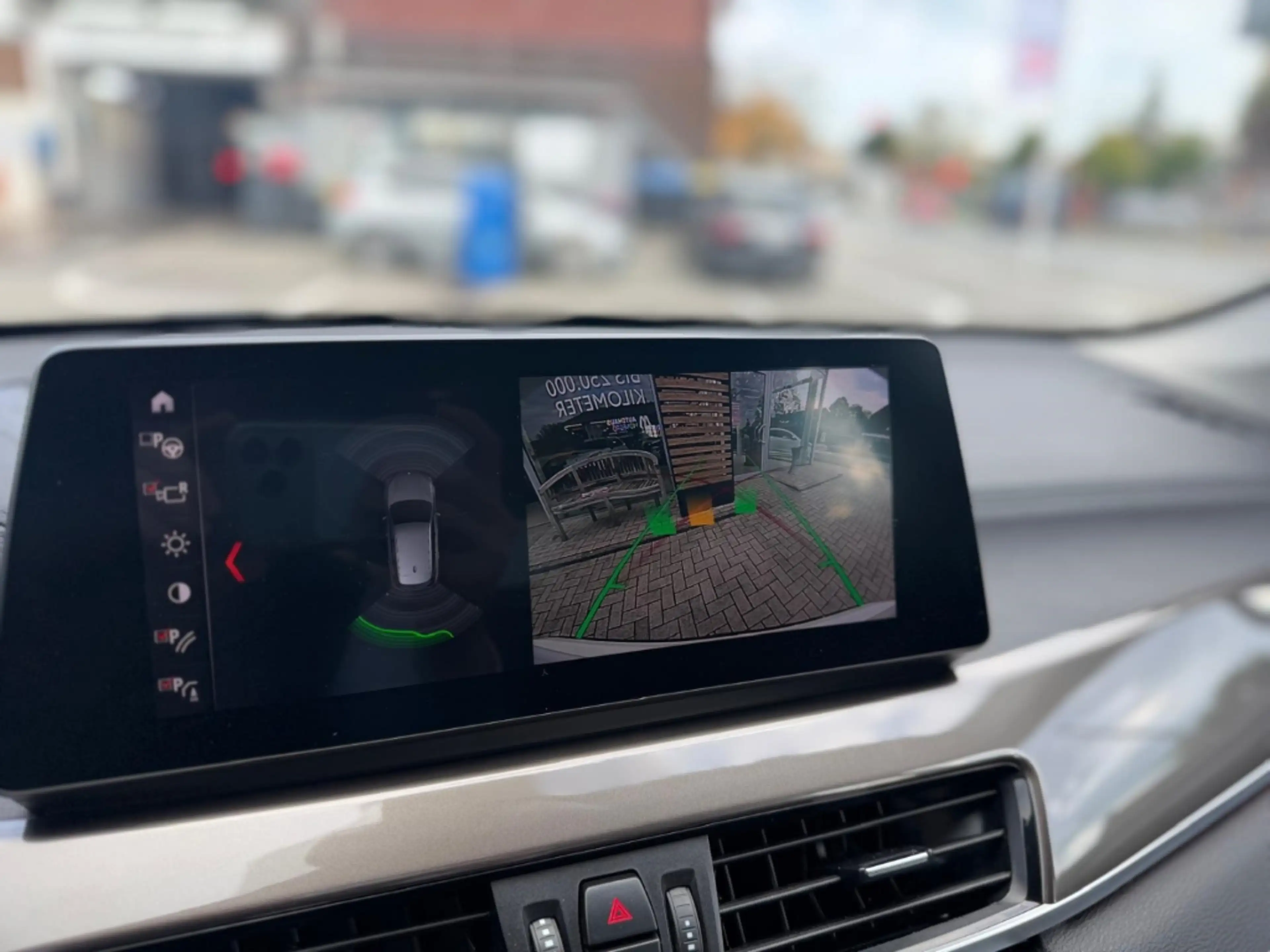 BMW X1 sDrive 18 i xLine HUD Navi LED El. Heckklappe — photo 19