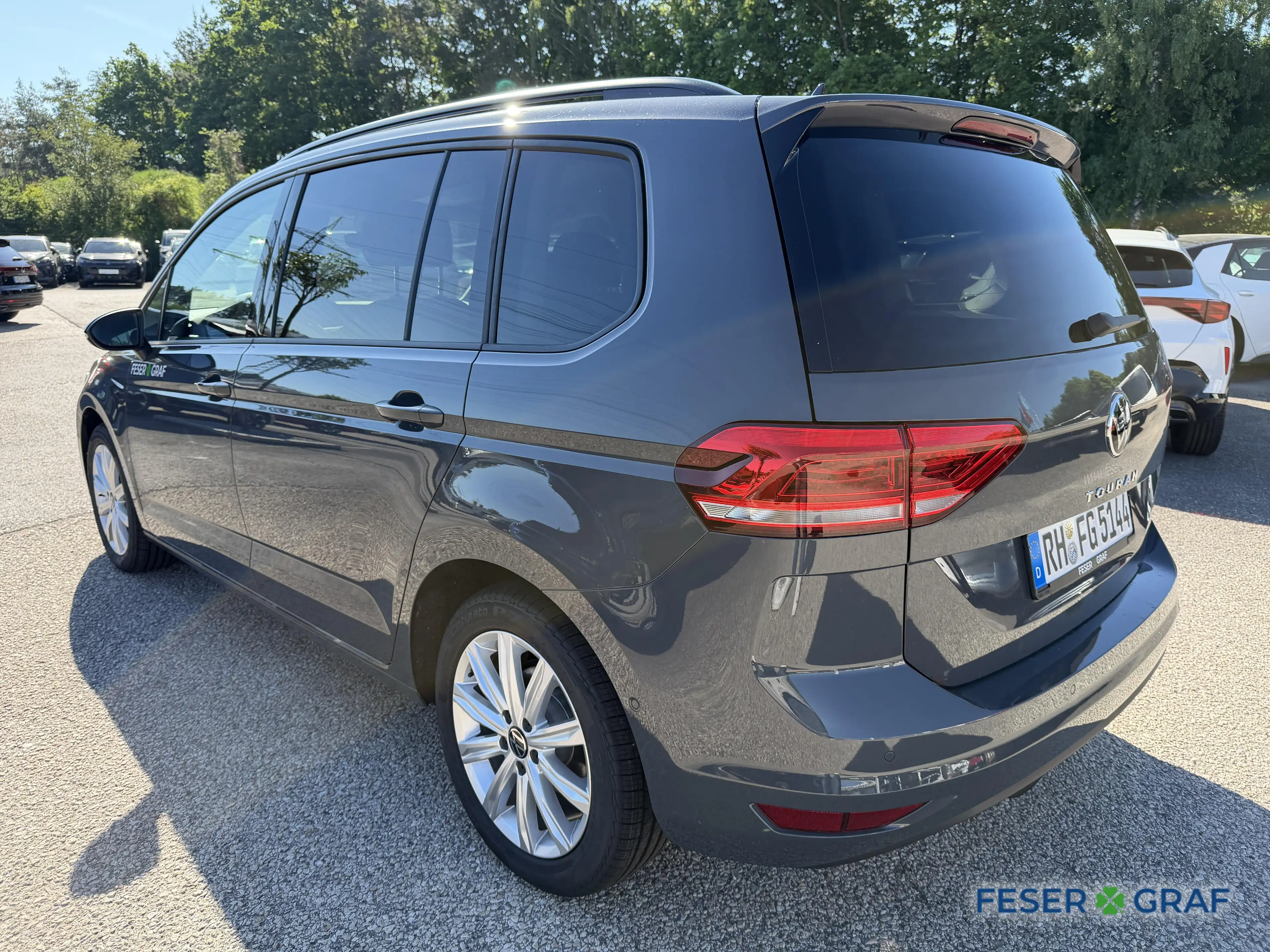 Volkswagen Touran 1,5 TSI DSG Highline BLACK NAVI KAM AHK — photo 6