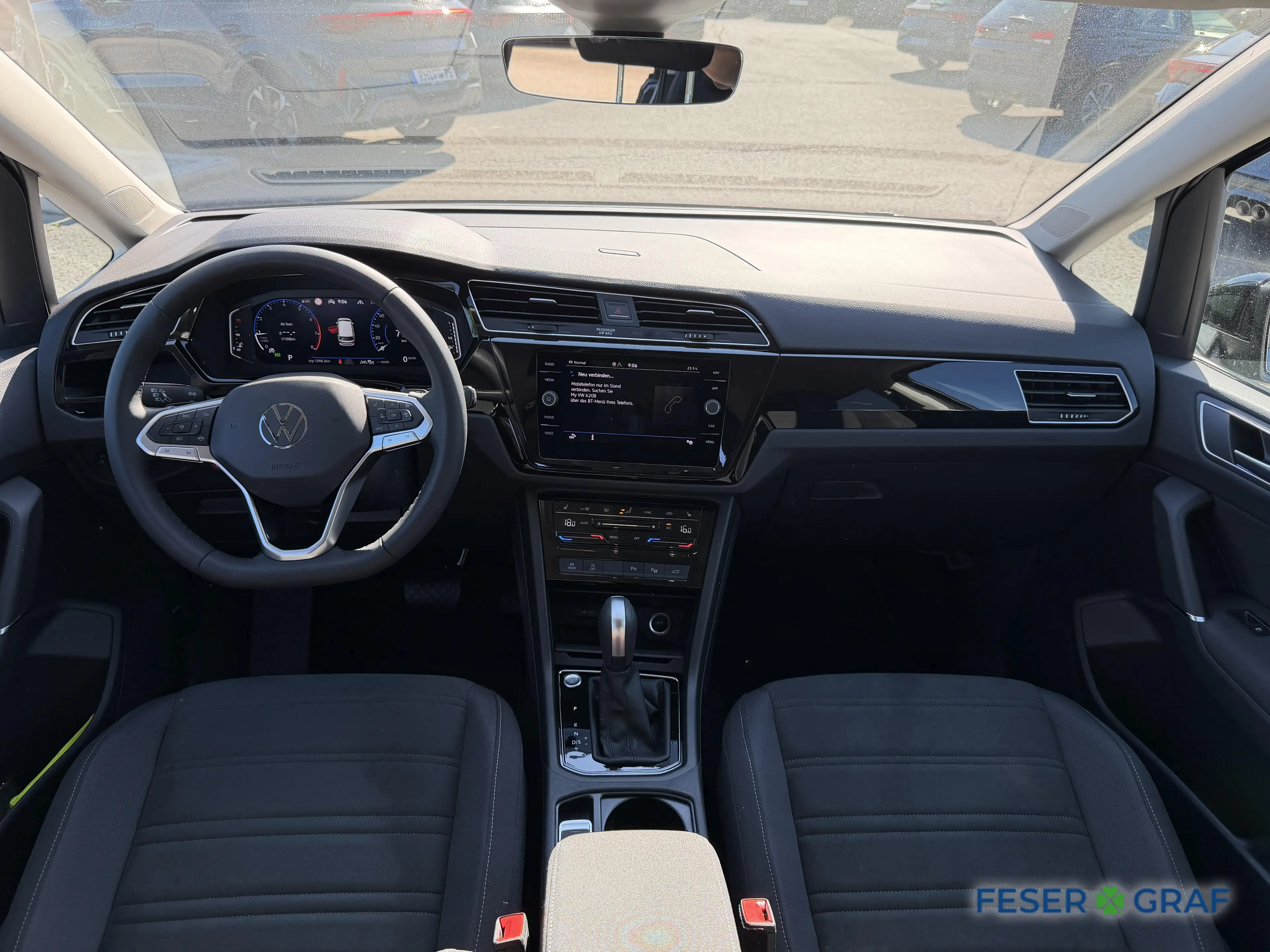 Volkswagen Touran 1,5 TSI DSG Highline BLACK NAVI KAM AHK — photo 10