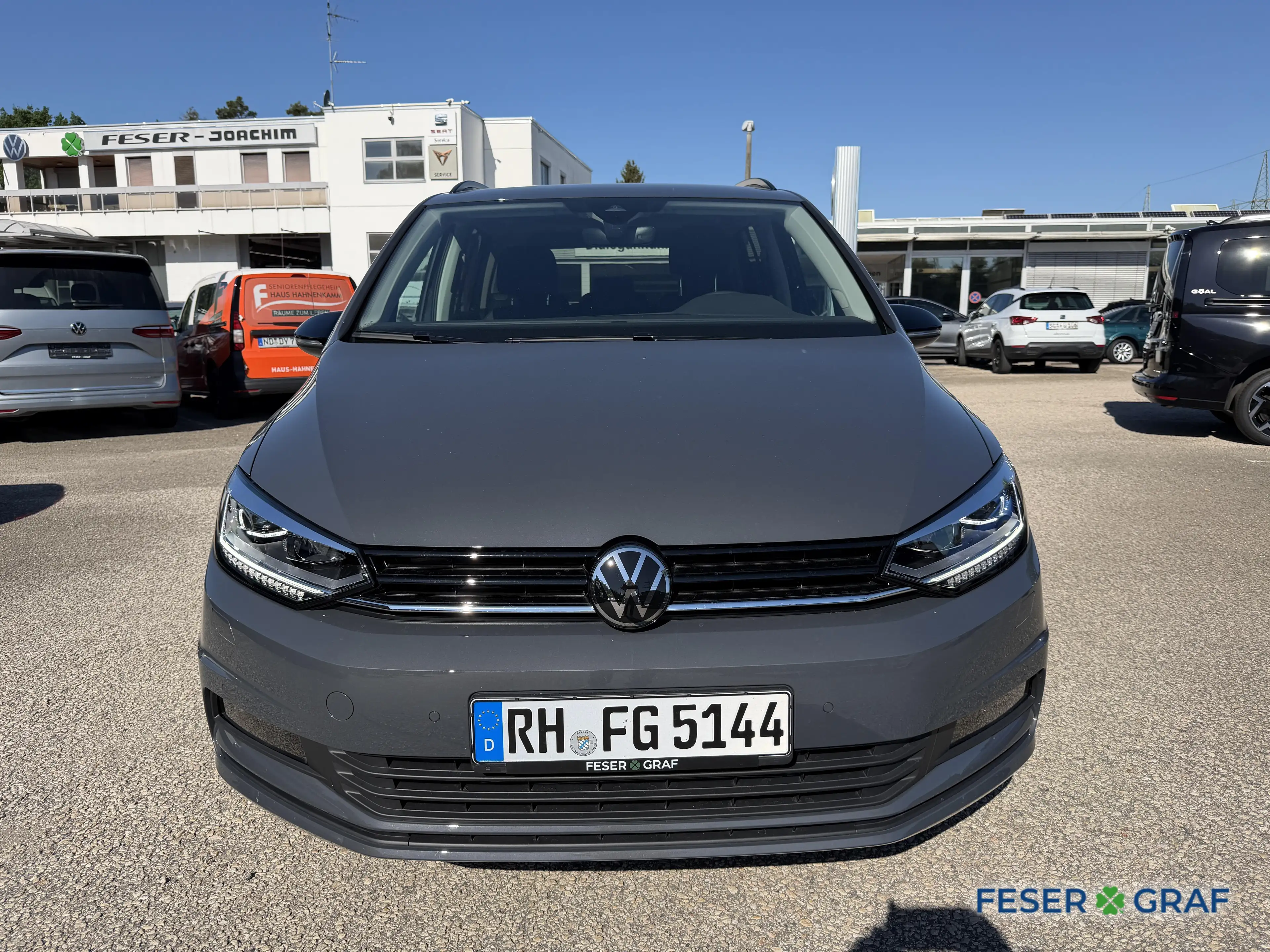 Volkswagen Touran 1,5 TSI DSG Highline BLACK NAVI KAM AHK — photo 2