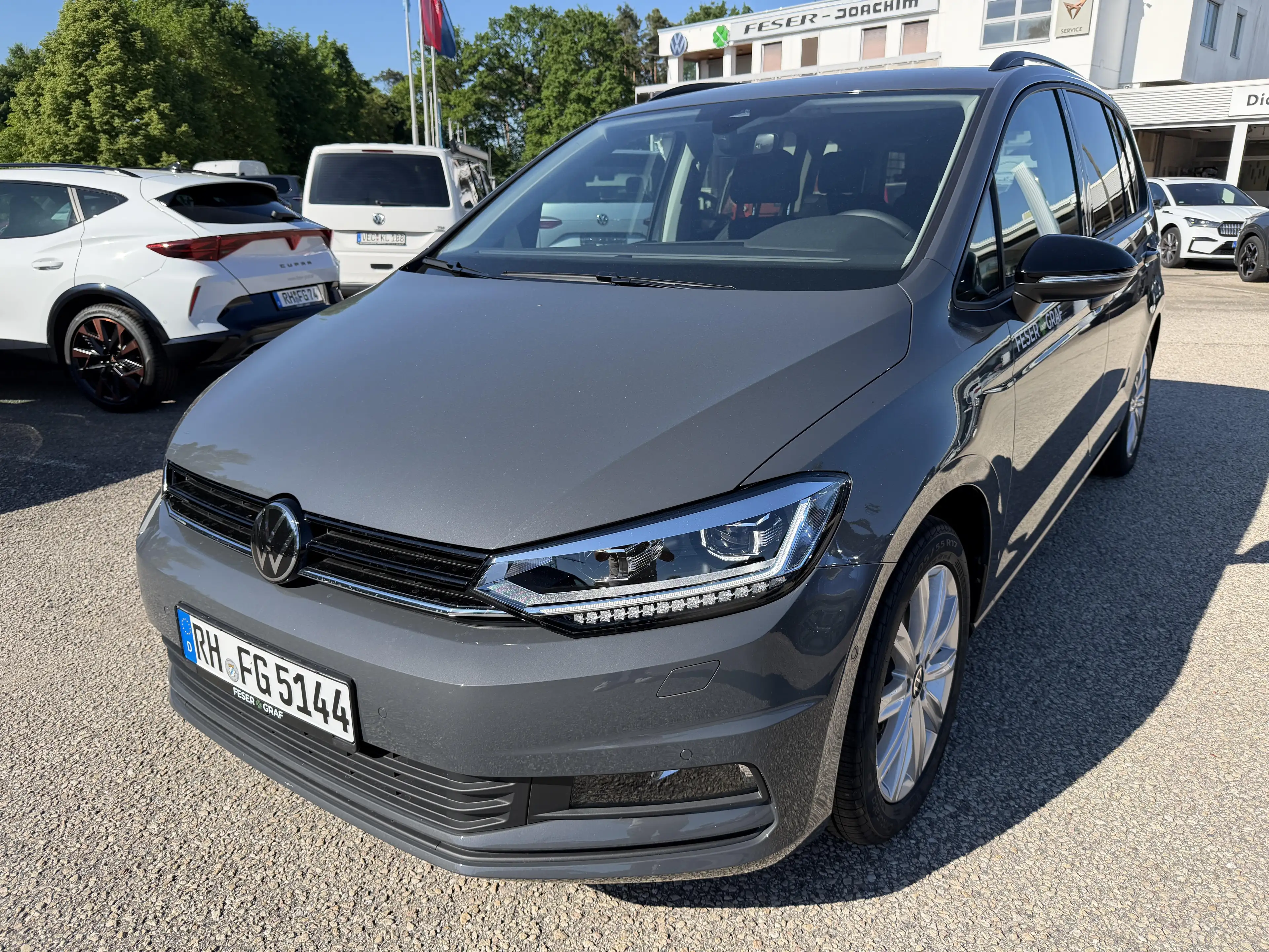 Volkswagen Touran 1,5 TSI DSG Highline BLACK NAVI KAM AHK — photo 11