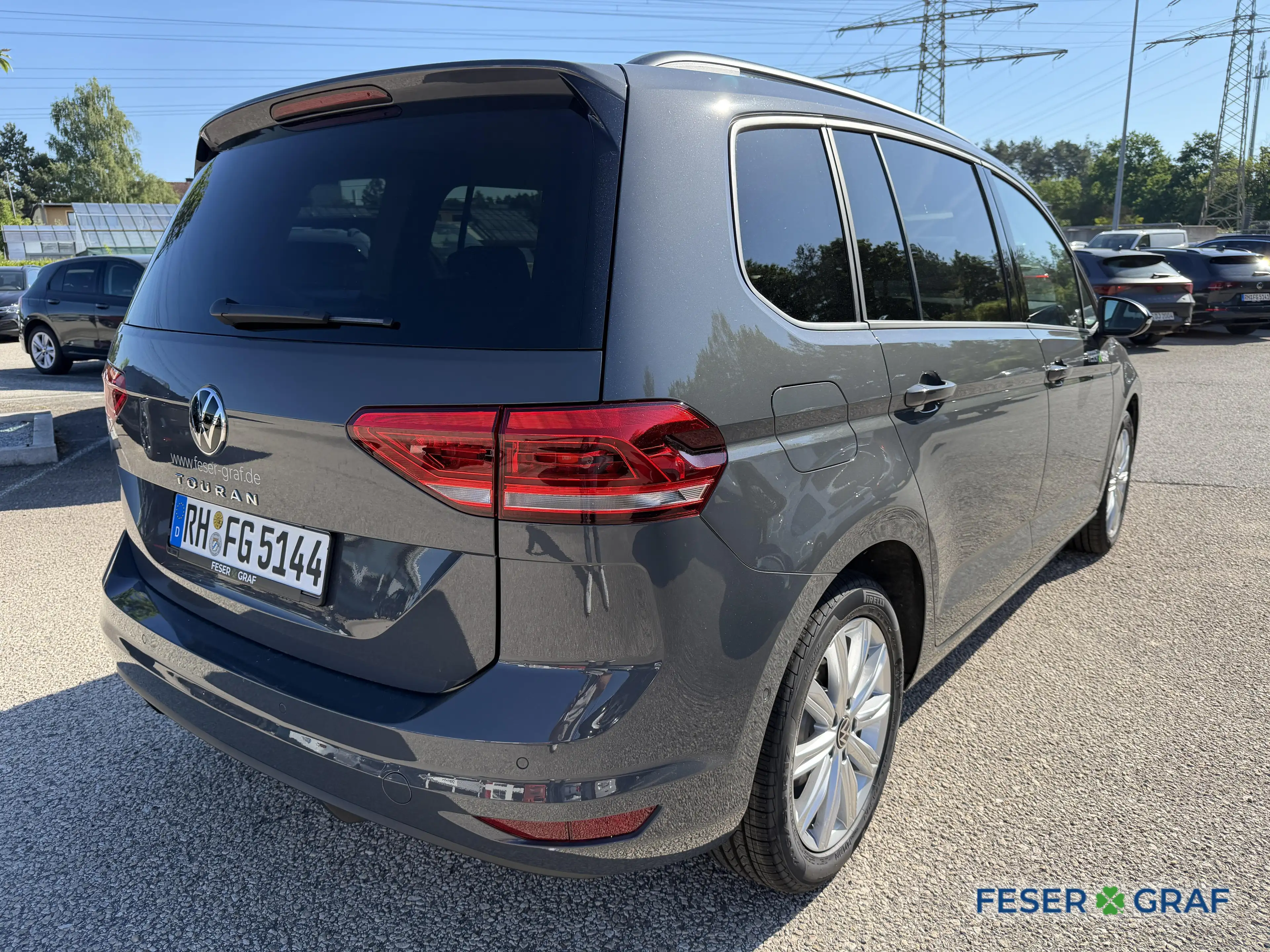 Volkswagen Touran 1,5 TSI DSG Highline BLACK NAVI KAM AHK — photo 4