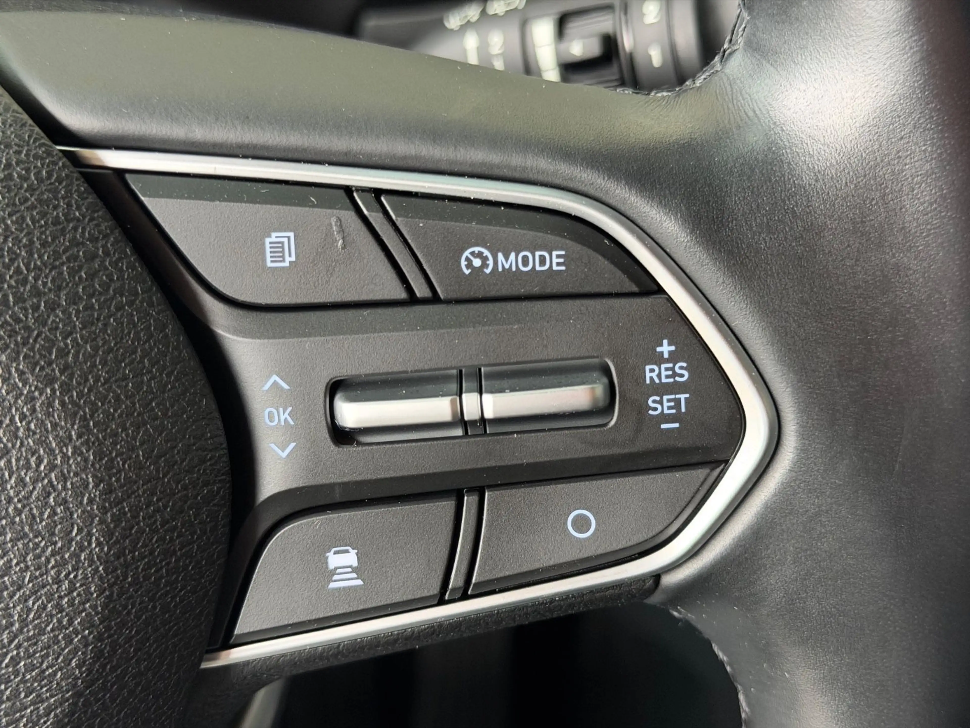 Hyundai SANTA FE Style 2WD ACC Kam Krell 7-Sitzer — photo 23
