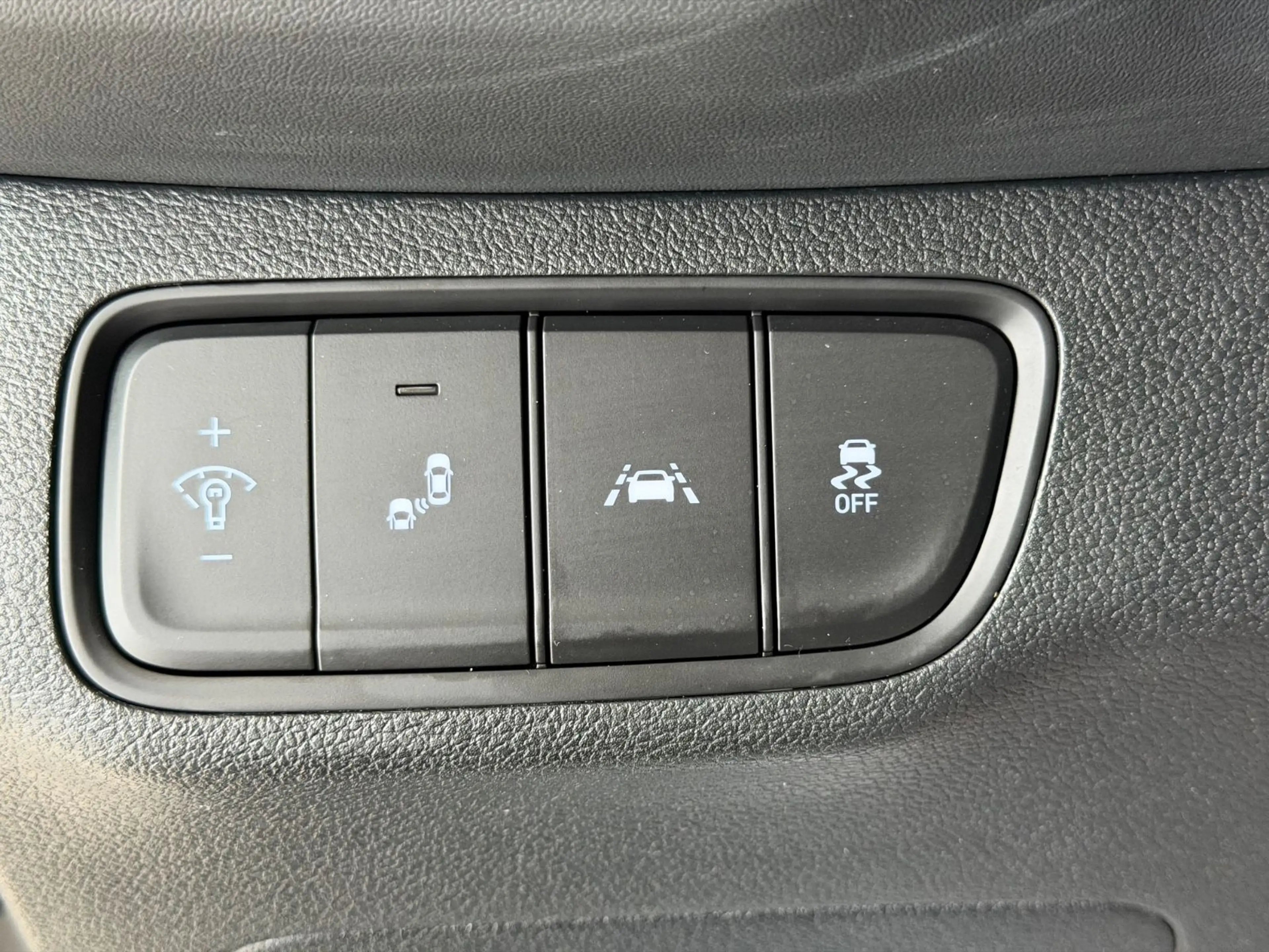Hyundai SANTA FE Style 2WD ACC Kam Krell 7-Sitzer — photo 26