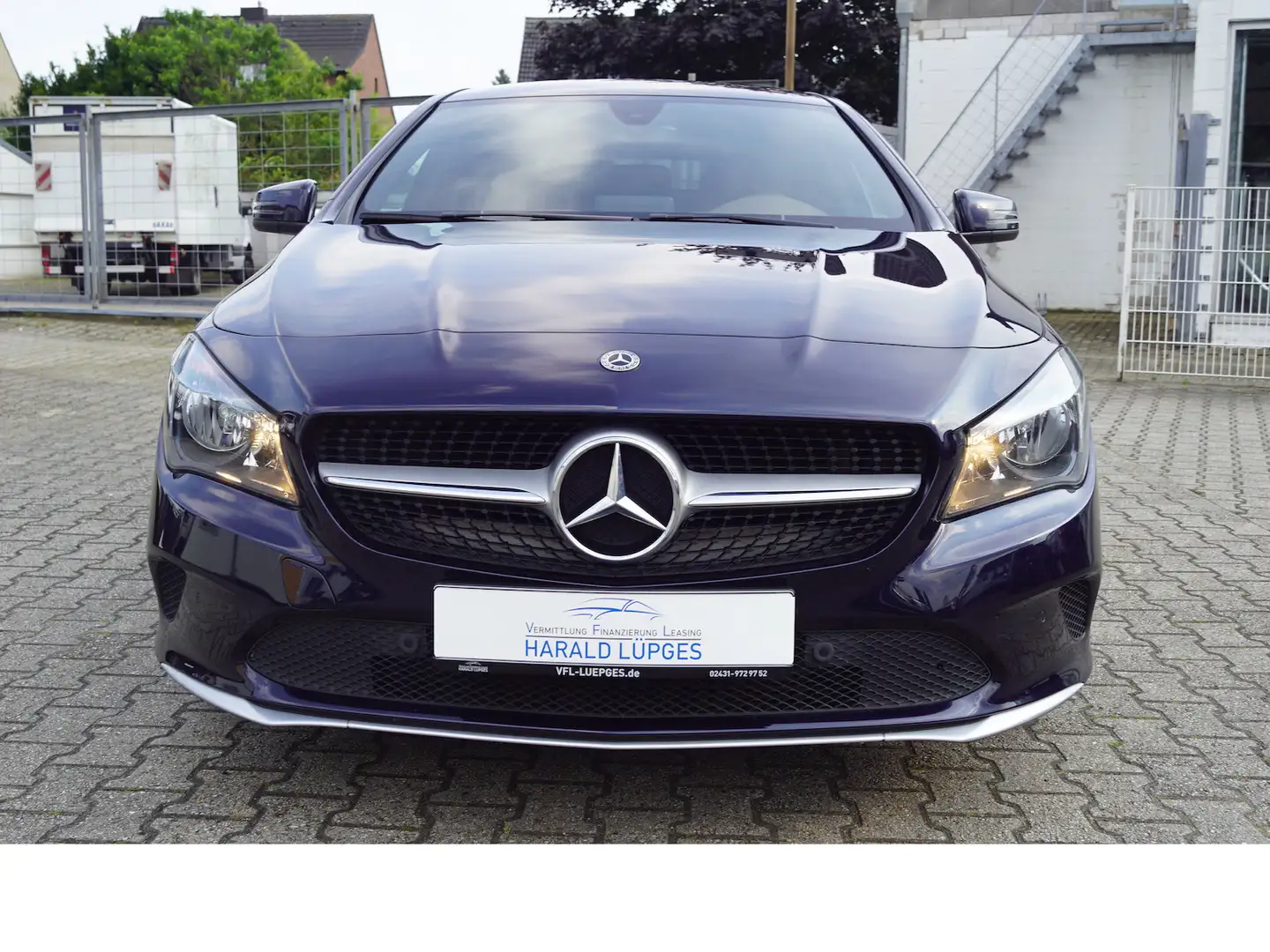Mercedes-Benz CLA 200 CDI, Sport-Ledersitze, Navi Modrá - 2