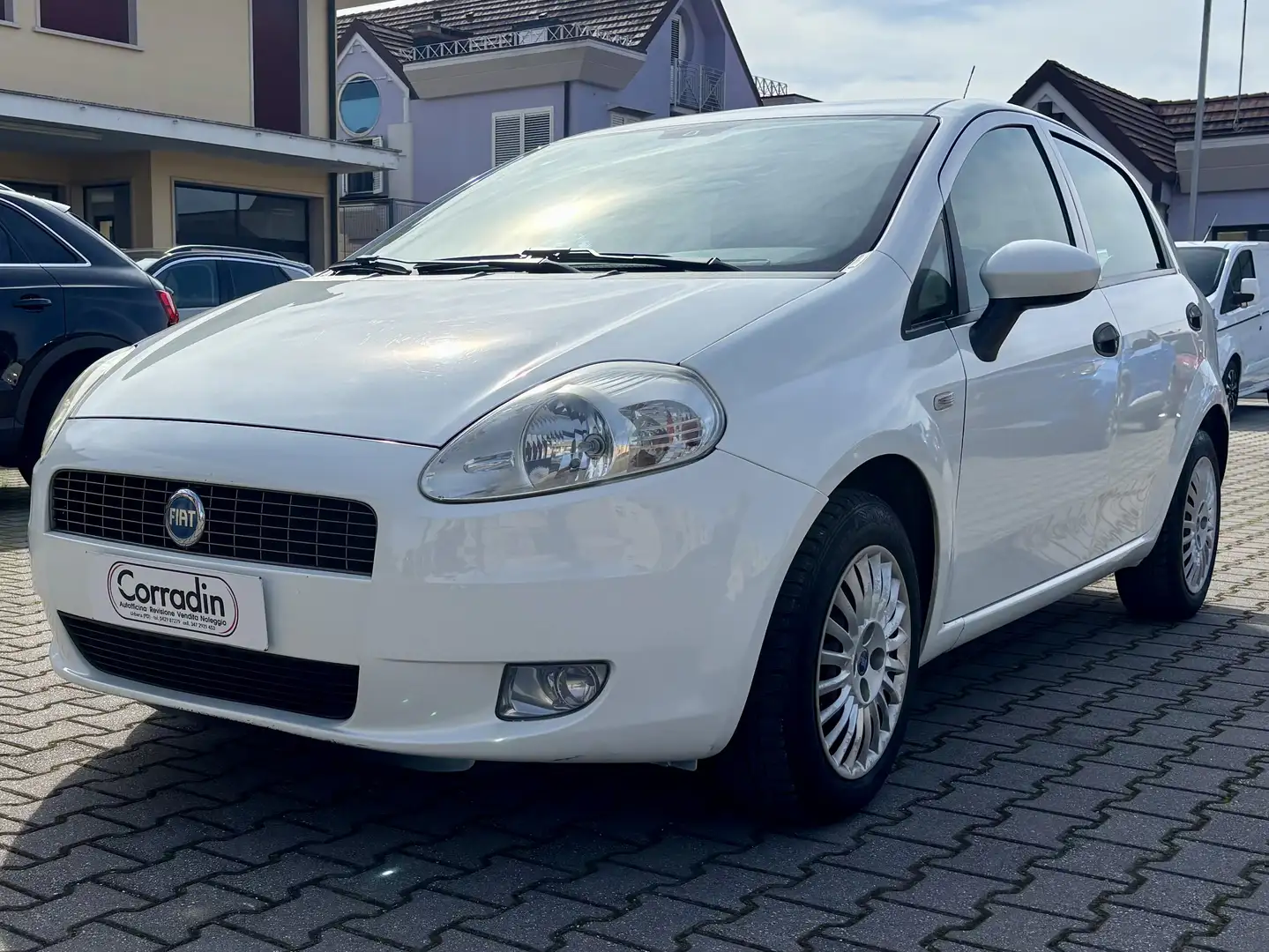 Fiat Grande Punto Grande Punto 5p 1.2 Dynamic 65cv Weiß - 1
