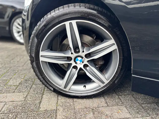 BMW 1 Series view 13