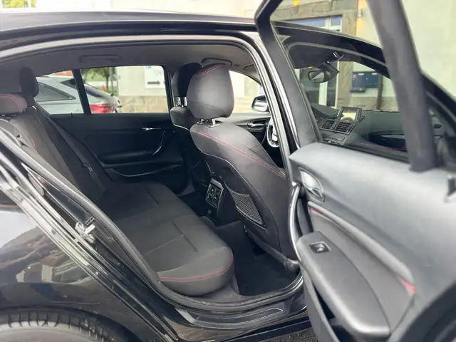 BMW 1 Series view 10