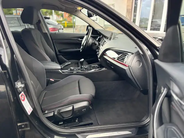 BMW 1 Series view 7