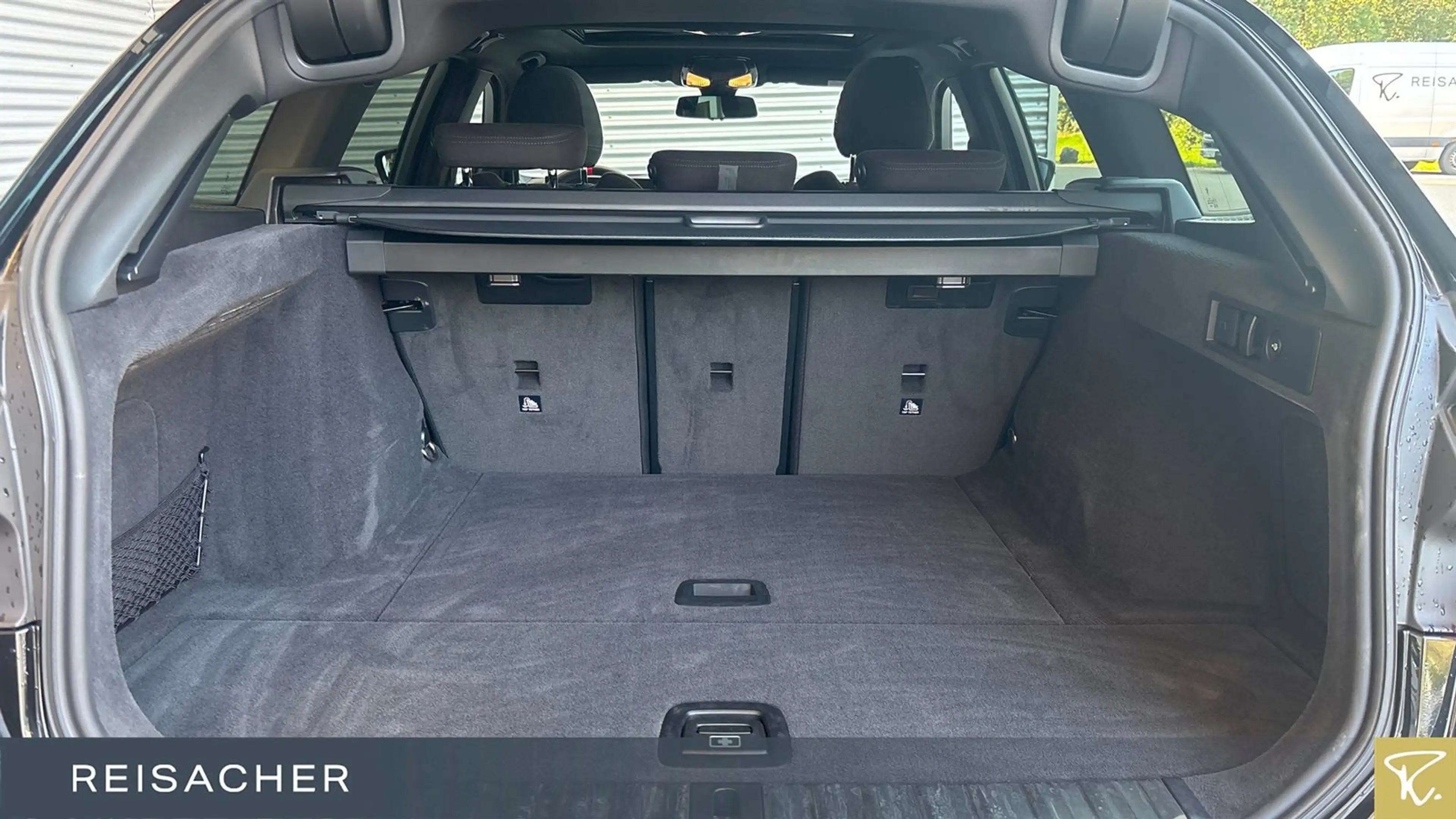 BMW 340 A xDrive Tou M-Sport PRO,Pano,AHK,19" — photo 10