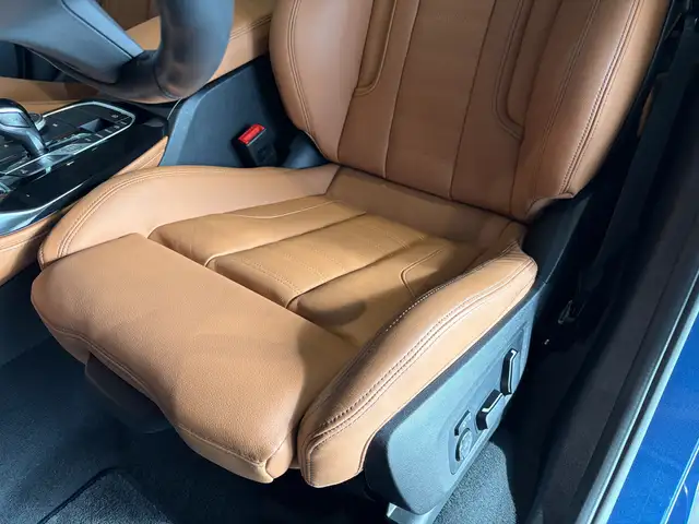 BMW X4 view 12