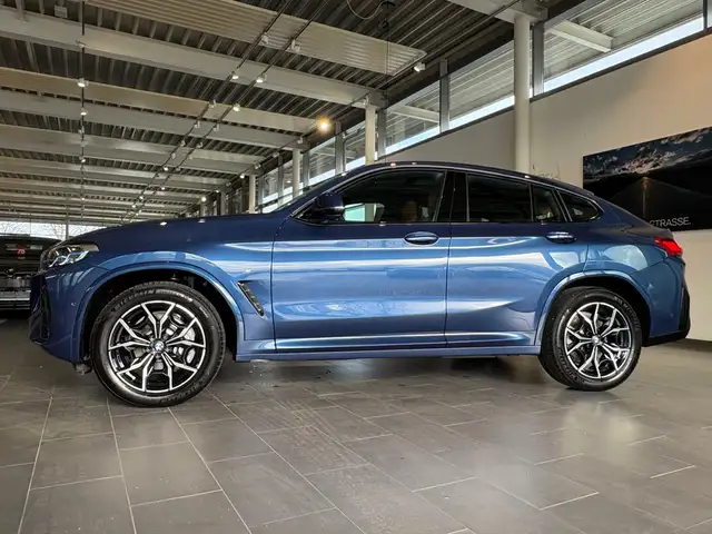 BMW X4 view 5