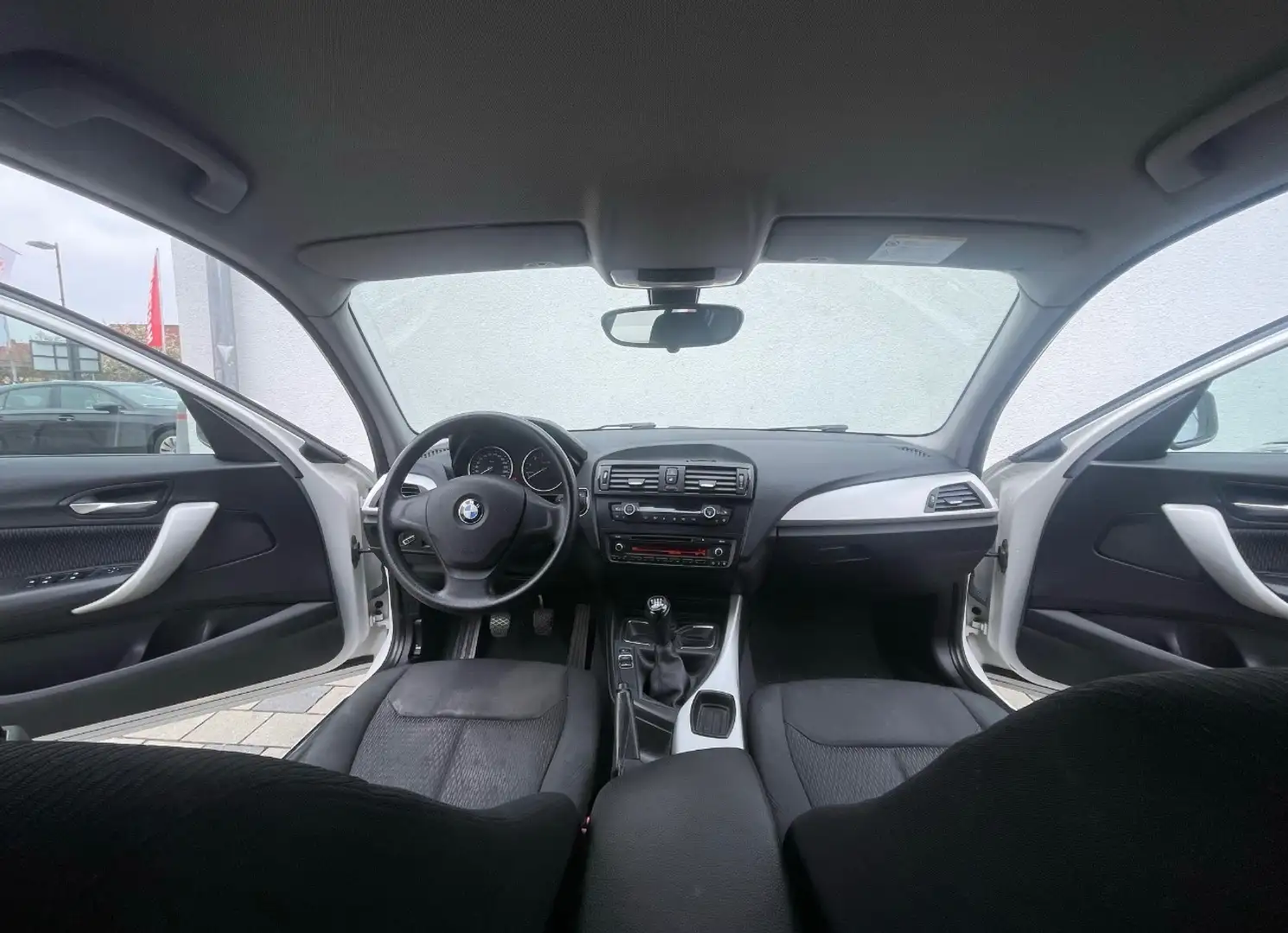 BMW 116 1er (5-Türer) 116i Weiß - 2