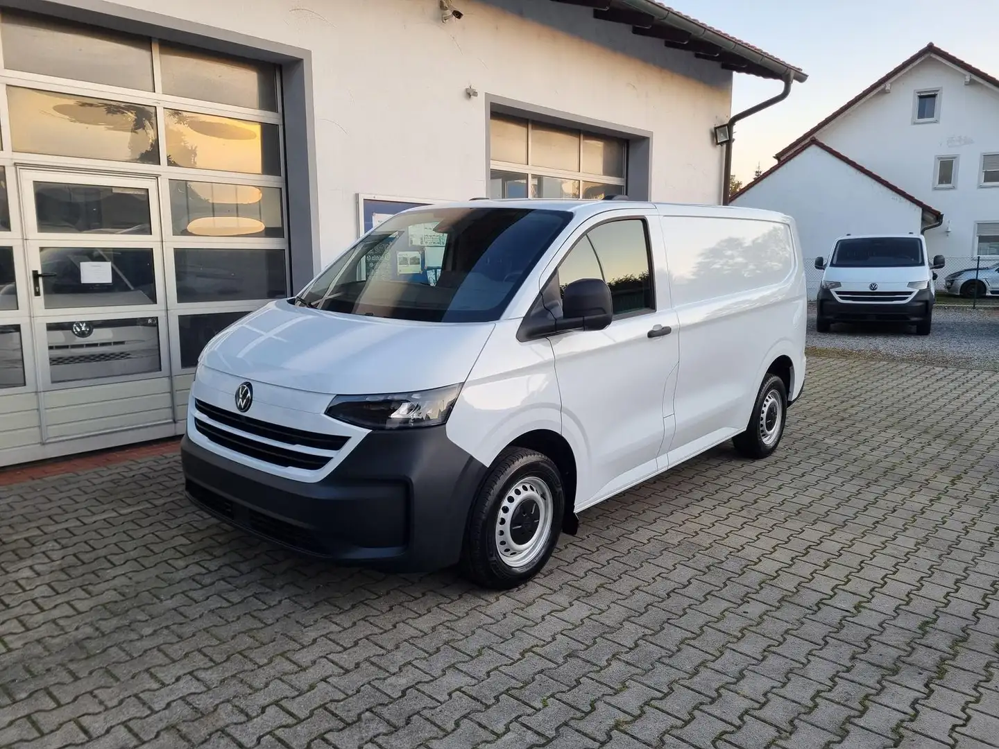 Volkswagen T7 Transporter Kastenwagen 2.0 TDI Bílá - 2