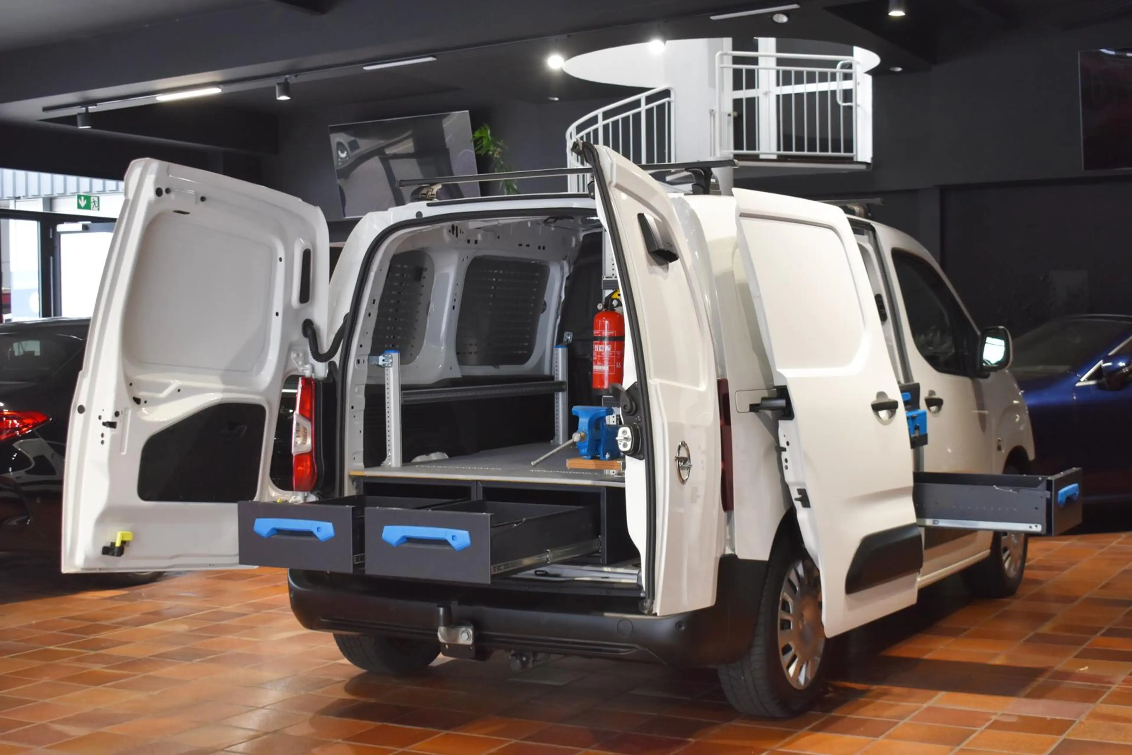 Opel Combo CARGO 1.5 D EDITION SORTIMO-WERKSTATT TEMPOMAT SIT
