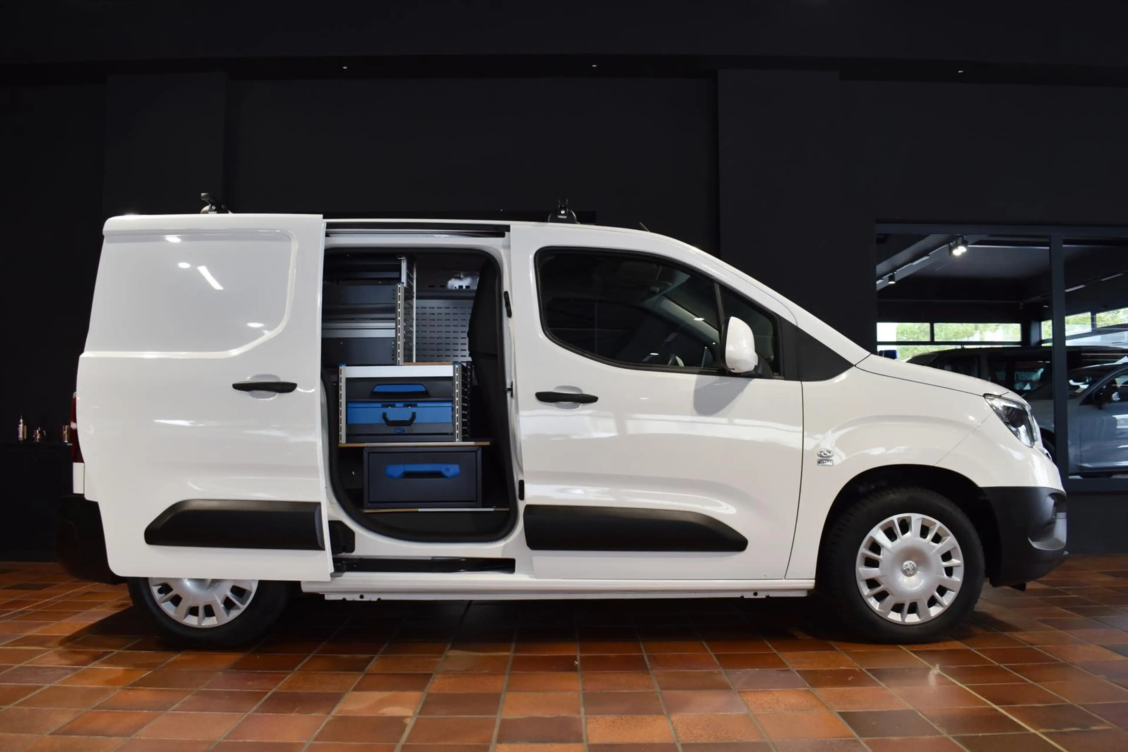 Opel Combo CARGO 1.5 D EDITION SORTIMO-WERKSTATT TEMPOMAT SIT — photo 4