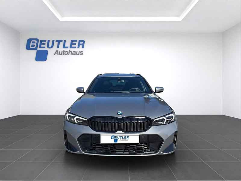 BMW 320 d xDrive Touring M Sport PRO 19" eAHK Head... — photo 9